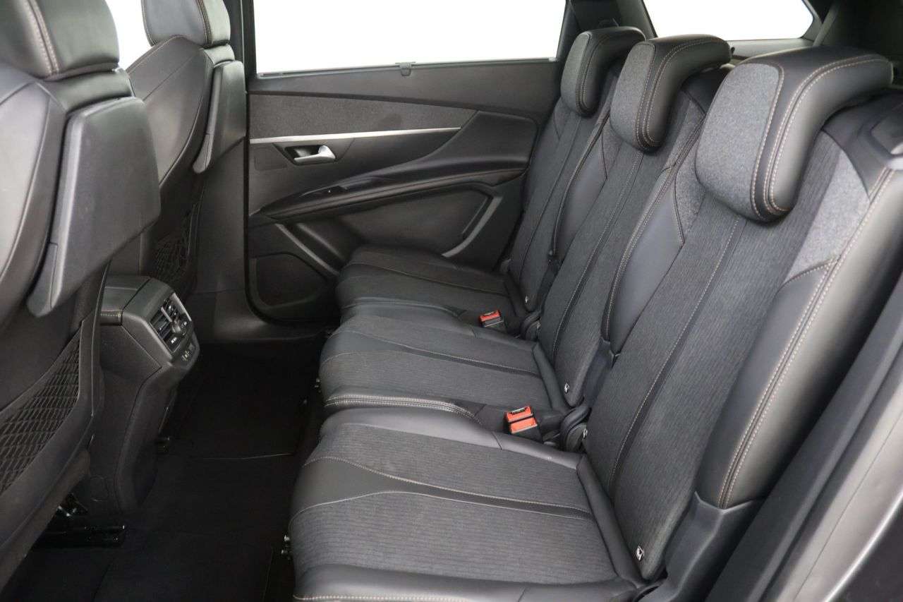 2018 PEUGEOT 5008 2018 PEUGEOT 5008