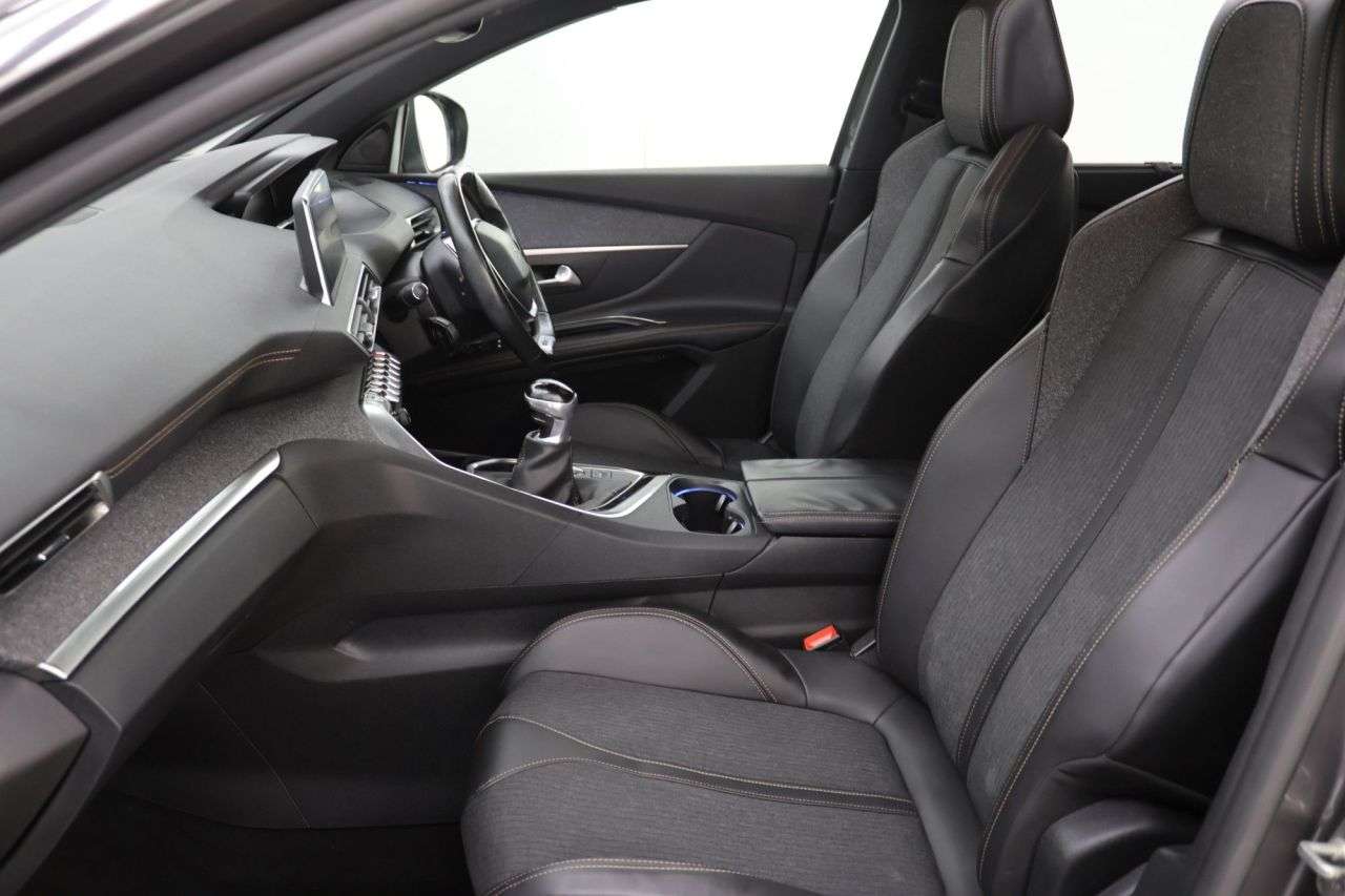 2018 PEUGEOT 5008 2018 PEUGEOT 5008