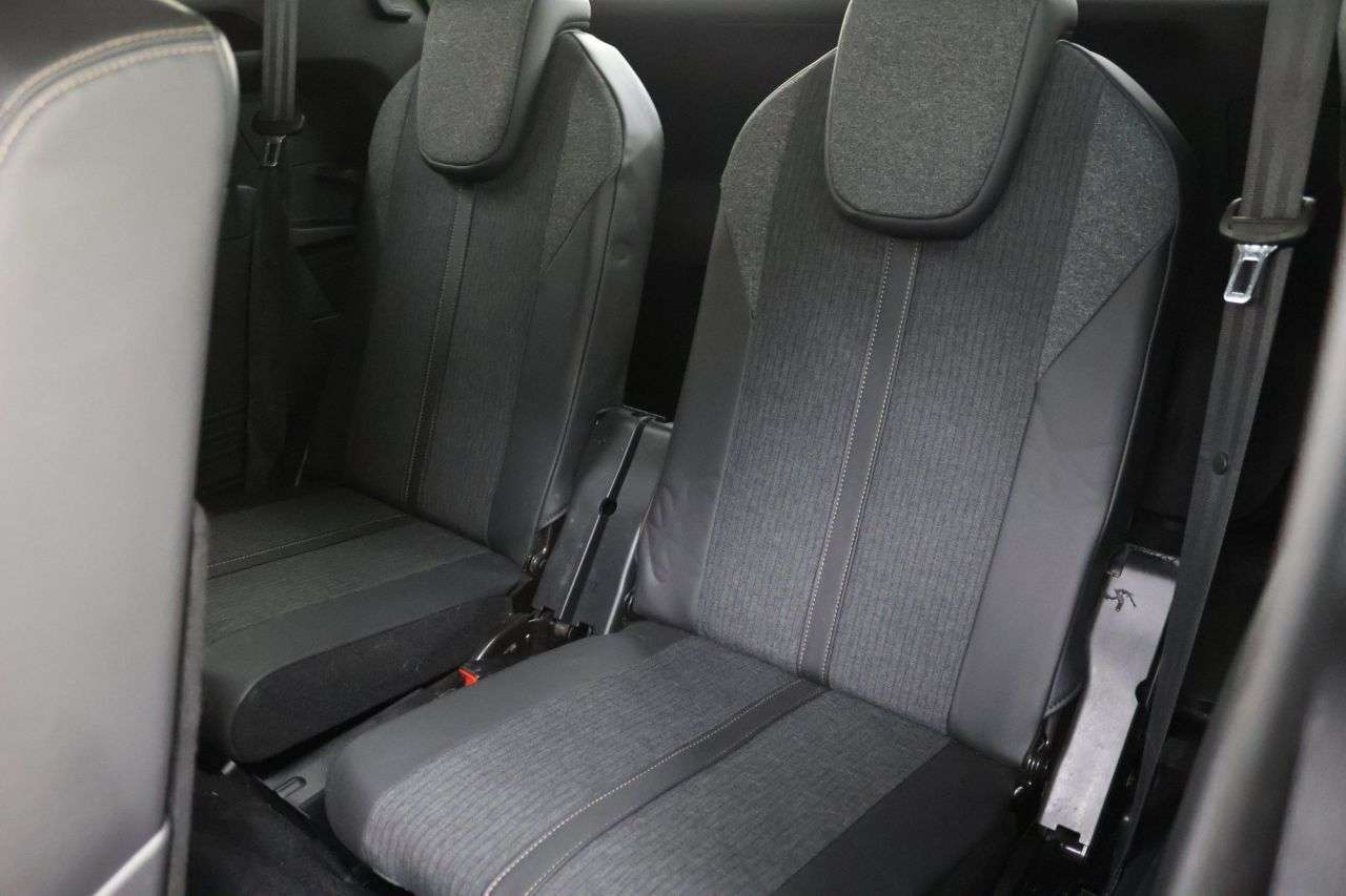 2018 PEUGEOT 5008 2018 PEUGEOT 5008