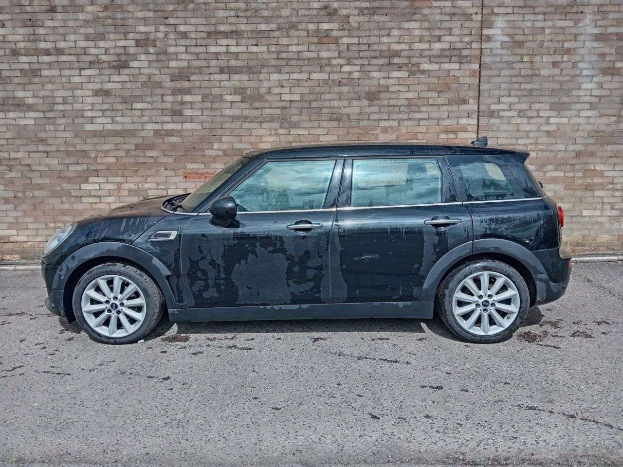 A 2018 MINI CLUBMAN 1.5 Cooper Estate 6dr Petrol Steptronic Euro 6 (s/s) (136 ps) A 2018 MINI CLUBMAN 1.5 Cooper Estate 6dr Petrol Steptronic Euro 6 (s/s) (136 ps)