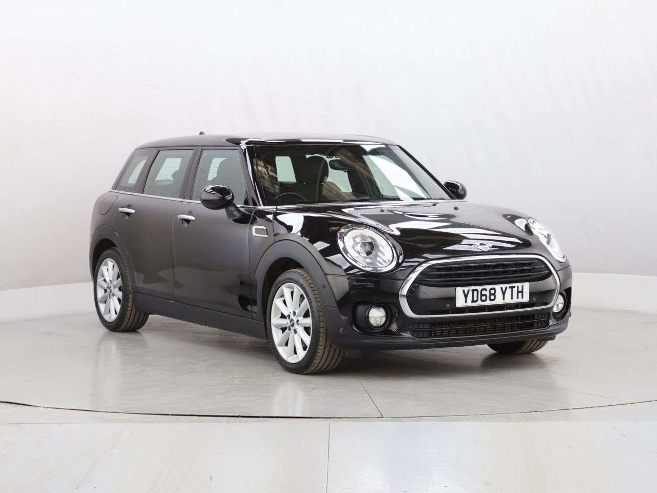 A 2018 MINI CLUBMAN 1.5 Cooper Estate 6dr Petrol Steptronic Euro 6 (s/s) (136 ps) A 2018 MINI CLUBMAN 1.5 Cooper Estate 6dr Petrol Steptronic Euro 6 (s/s) (136 ps)