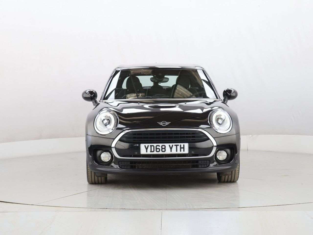 A 2018 MINI CLUBMAN 1.5 Cooper Estate 6dr Petrol Steptronic Euro 6 (s/s) (136 ps) A 2018 MINI CLUBMAN 1.5 Cooper Estate 6dr Petrol Steptronic Euro 6 (s/s) (136 ps)
