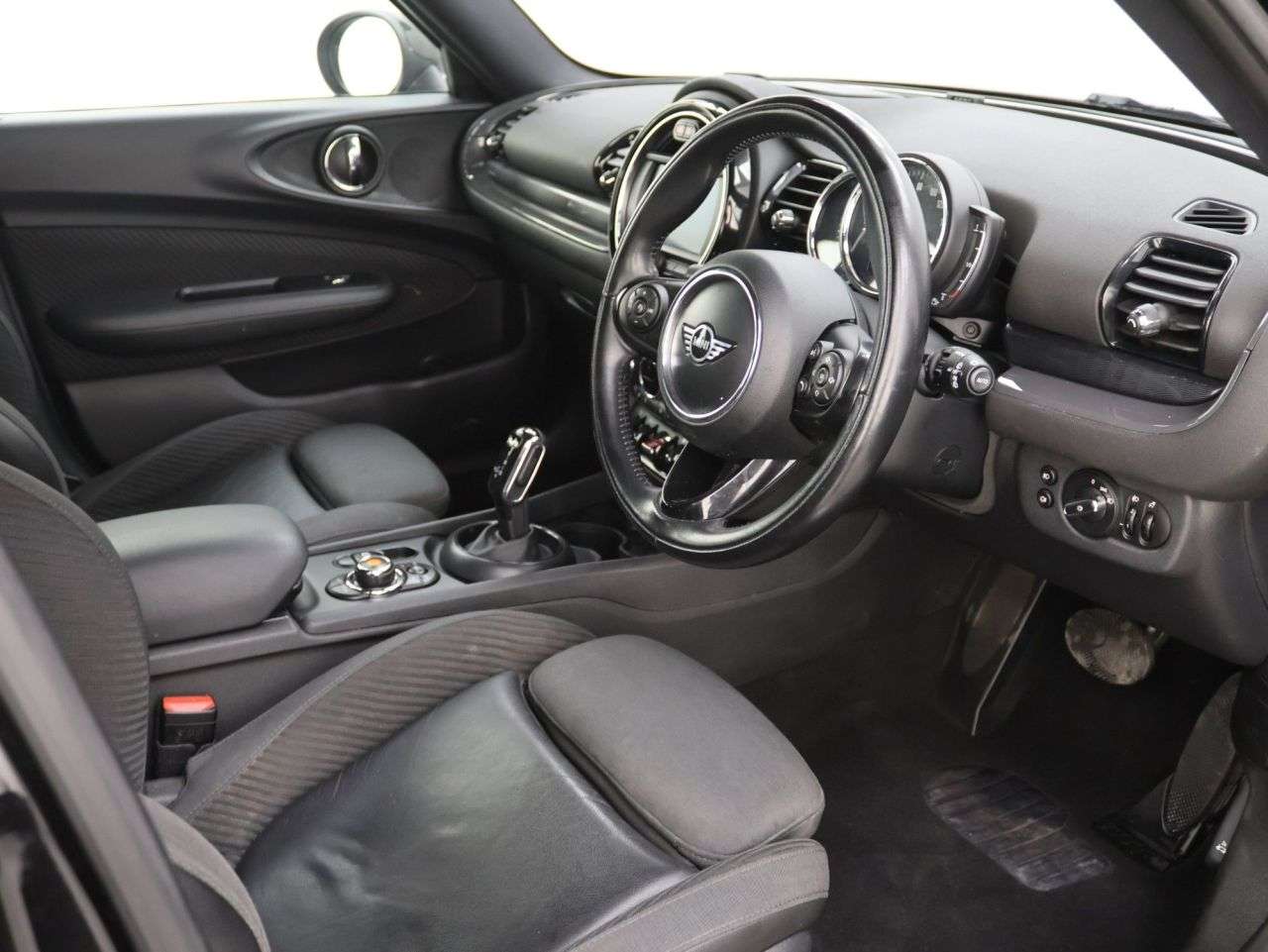 2018 MINI CLUBMAN 2018 MINI CLUBMAN