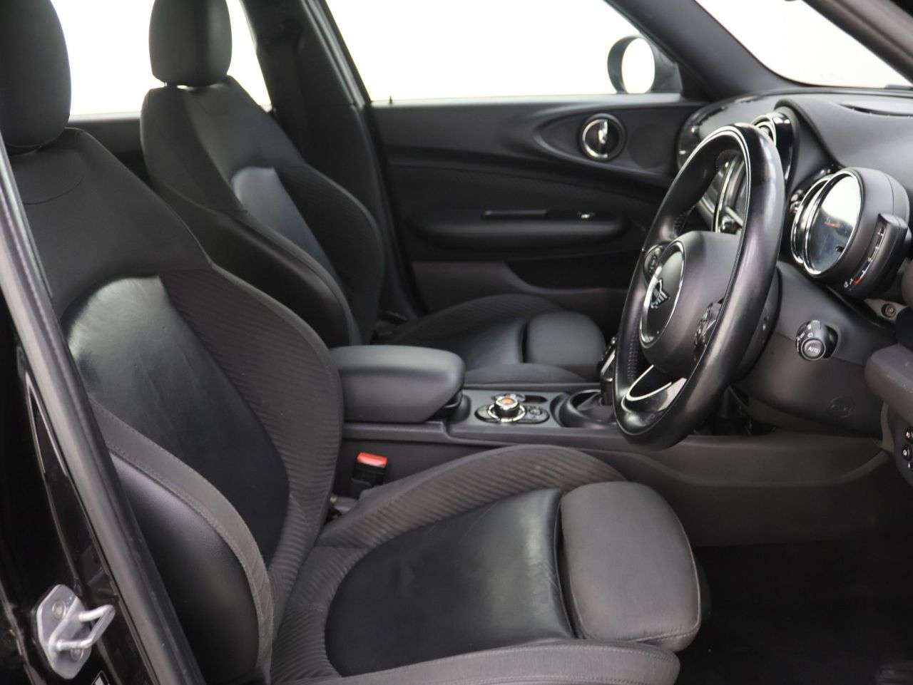 2018 MINI CLUBMAN 2018 MINI CLUBMAN
