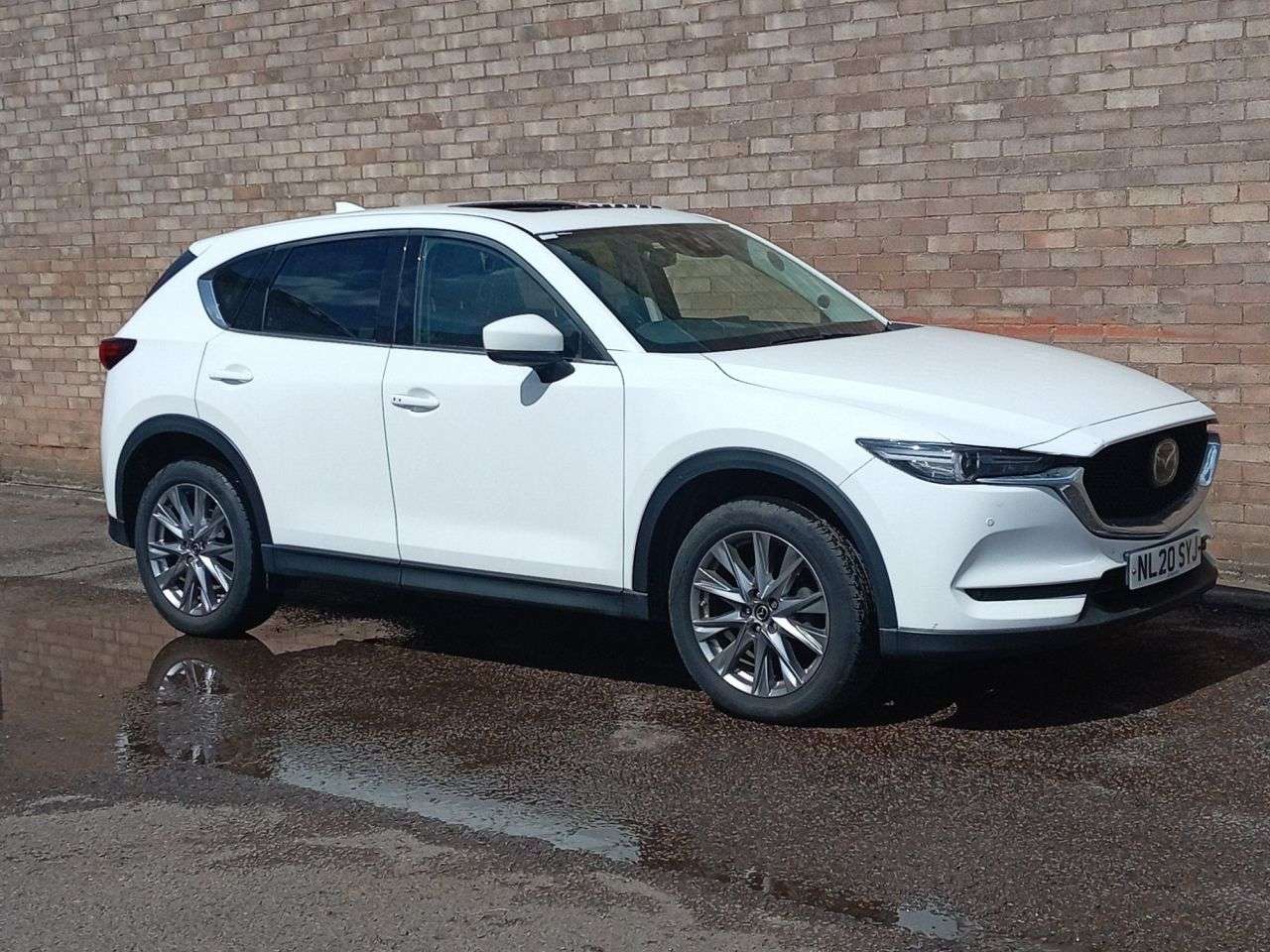 A 2020 MAZDA CX-5 2.0 SKYACTIV-G Sport Nav+ SUV 5dr Petrol Manual Euro 6 (s/s) (165 ps) A 2020 MAZDA CX-5 2.0 SKYACTIV-G Sport Nav+ SUV 5dr Petrol Manual Euro 6 (s/s) (165 ps)