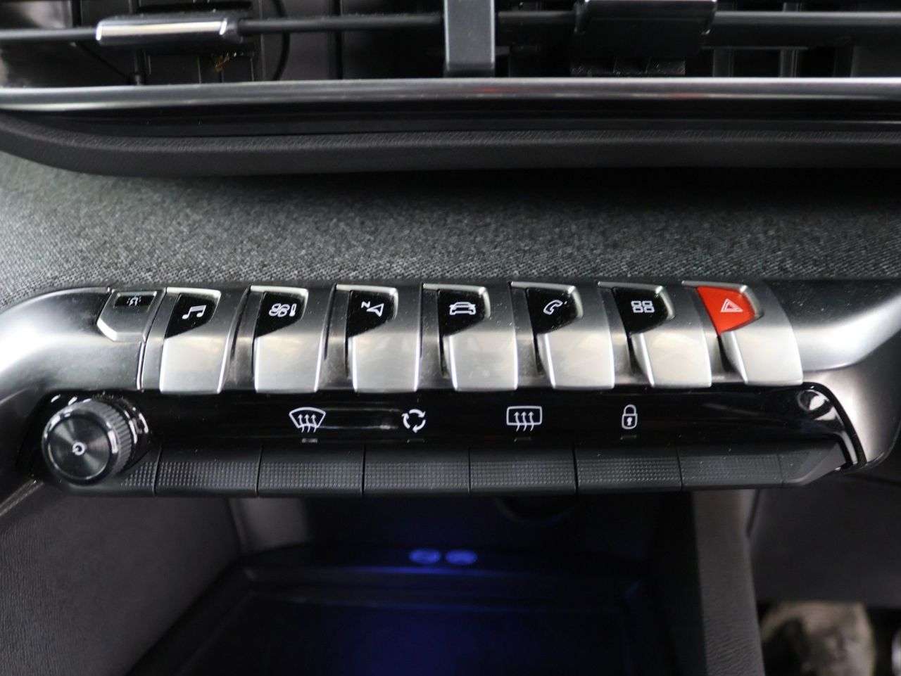 2019 PEUGEOT 3008 2019 PEUGEOT 3008