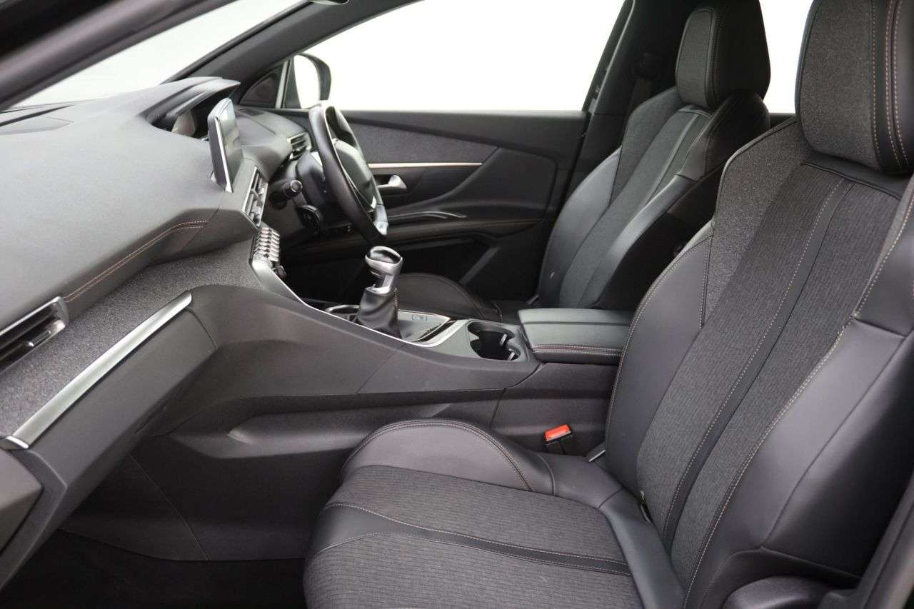 2019 PEUGEOT 3008 2019 PEUGEOT 3008