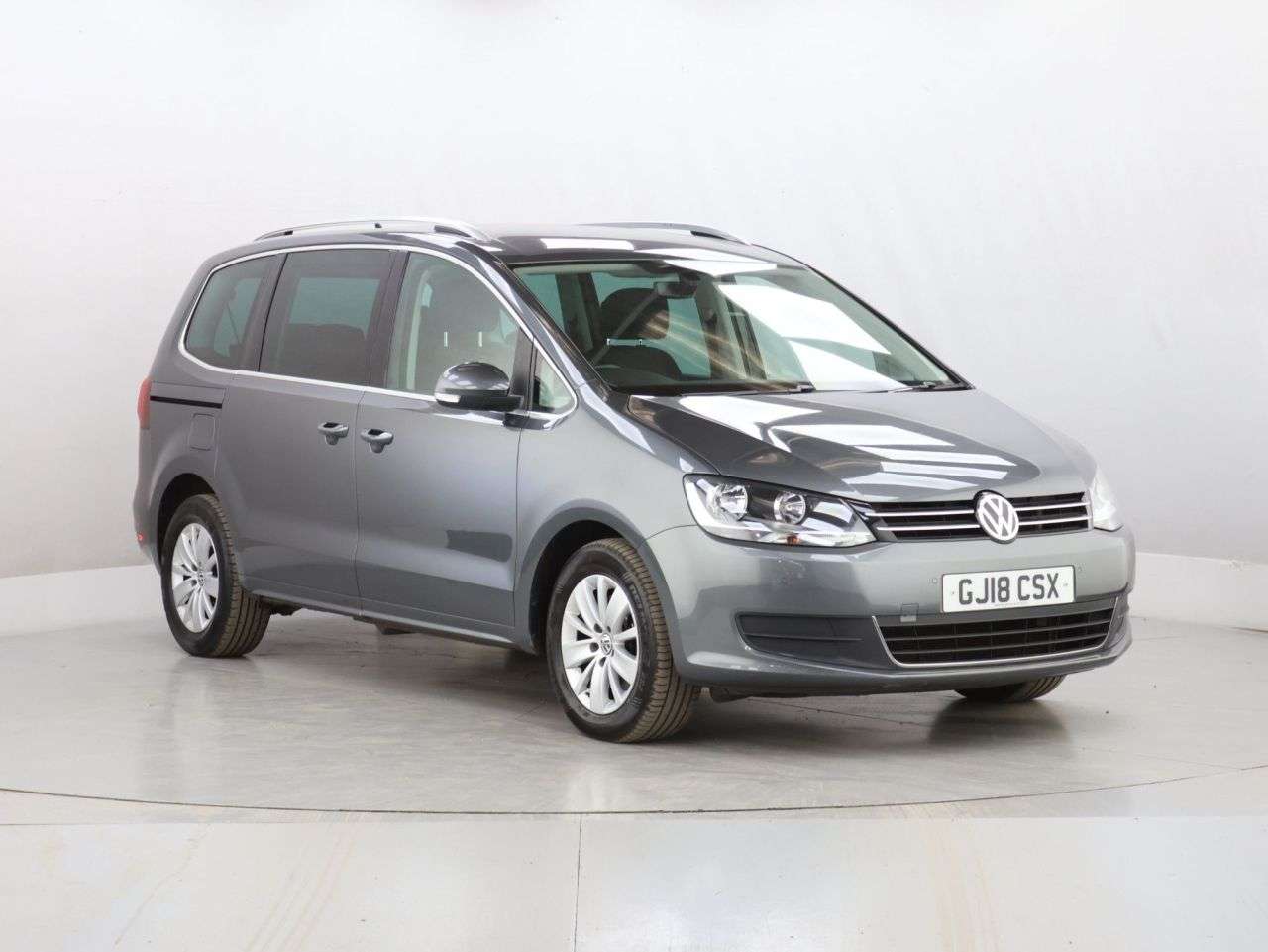 A 2018 VOLKSWAGEN SHARAN 2.0 TDI SE Nav MPV 5dr Diesel DSG Euro 6 (s/s) (150 ps) A 2018 VOLKSWAGEN SHARAN 2.0 TDI SE Nav MPV 5dr Diesel DSG Euro 6 (s/s) (150 ps)