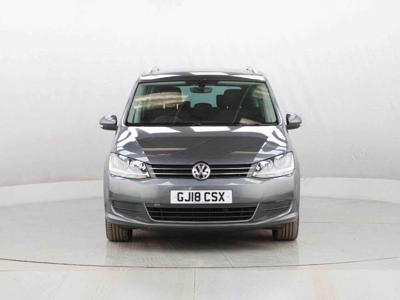 A 2018 VOLKSWAGEN SHARAN 2.0 TDI SE Nav MPV 5dr Diesel DSG Euro 6 (s/s) (150 ps) A 2018 VOLKSWAGEN SHARAN 2.0 TDI SE Nav MPV 5dr Diesel DSG Euro 6 (s/s) (150 ps)
