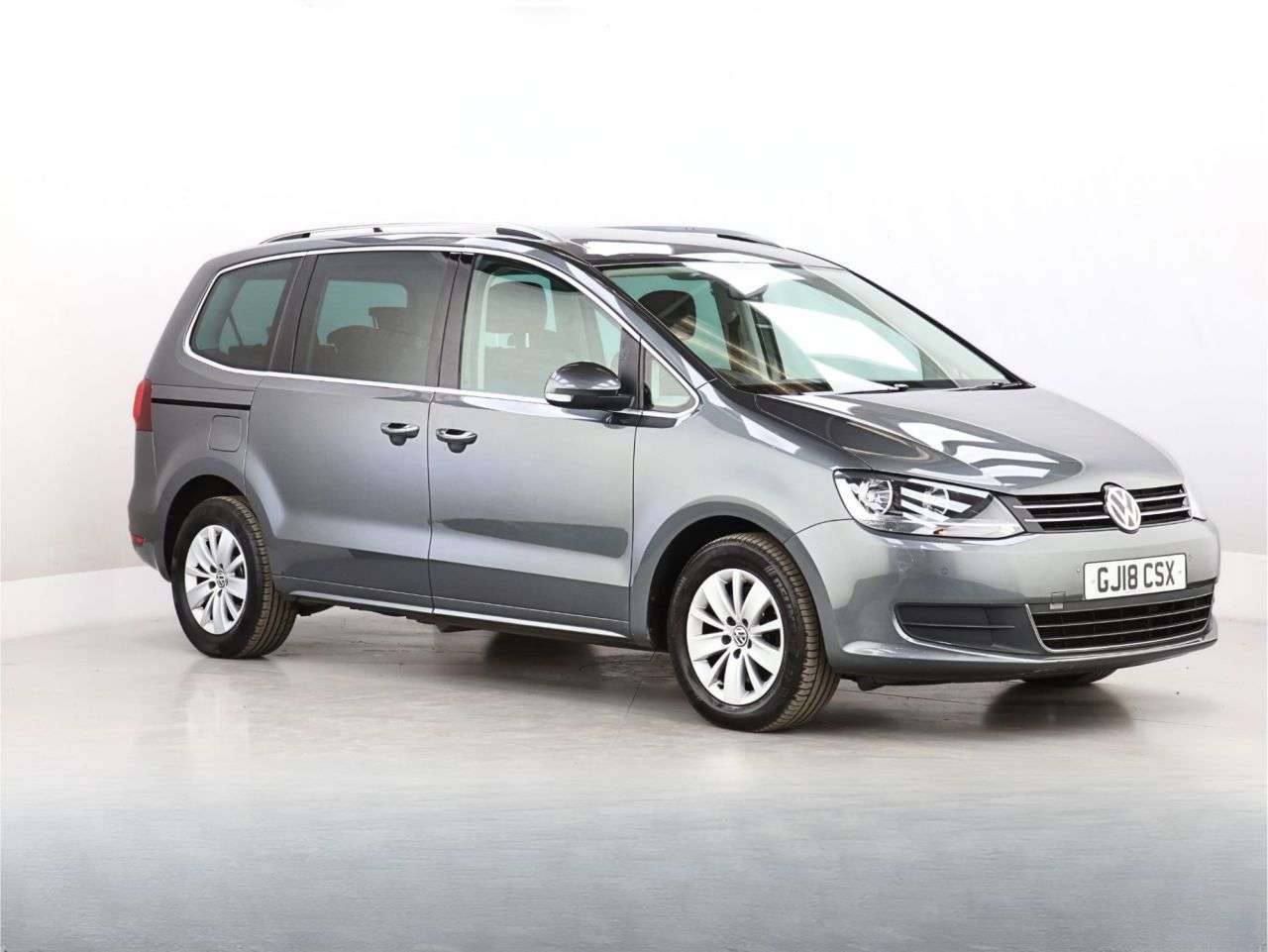 A 2018 VOLKSWAGEN SHARAN 2.0 TDI SE Nav MPV 5dr Diesel DSG Euro 6 (s/s) (150 ps) A 2018 VOLKSWAGEN SHARAN 2.0 TDI SE Nav MPV 5dr Diesel DSG Euro 6 (s/s) (150 ps)