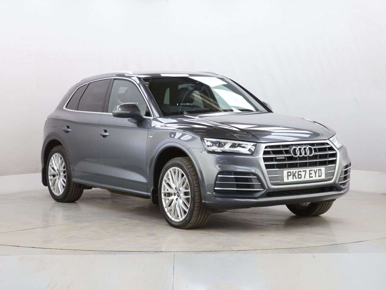 A 2017 AUDI Q5 2.0 TFSI S line SUV 5dr Petrol S Tronic quattro Euro 6 (s/s) (252 ps) A 2017 AUDI Q5 2.0 TFSI S line SUV 5dr Petrol S Tronic quattro Euro 6 (s/s) (252 ps)