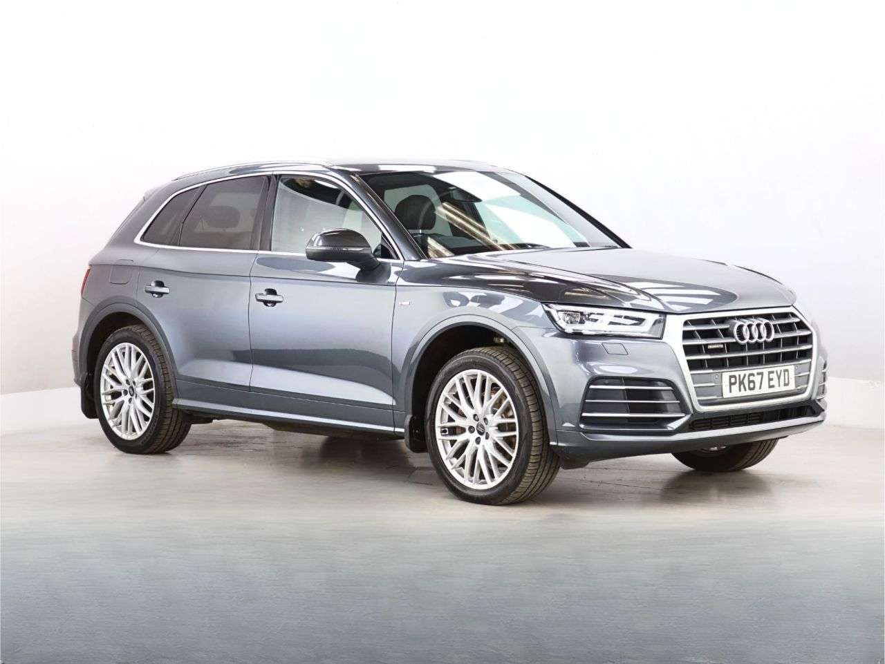 A 2017 AUDI Q5 2.0 TFSI S line SUV 5dr Petrol S Tronic quattro Euro 6 (s/s) (252 ps) A 2017 AUDI Q5 2.0 TFSI S line SUV 5dr Petrol S Tronic quattro Euro 6 (s/s) (252 ps)