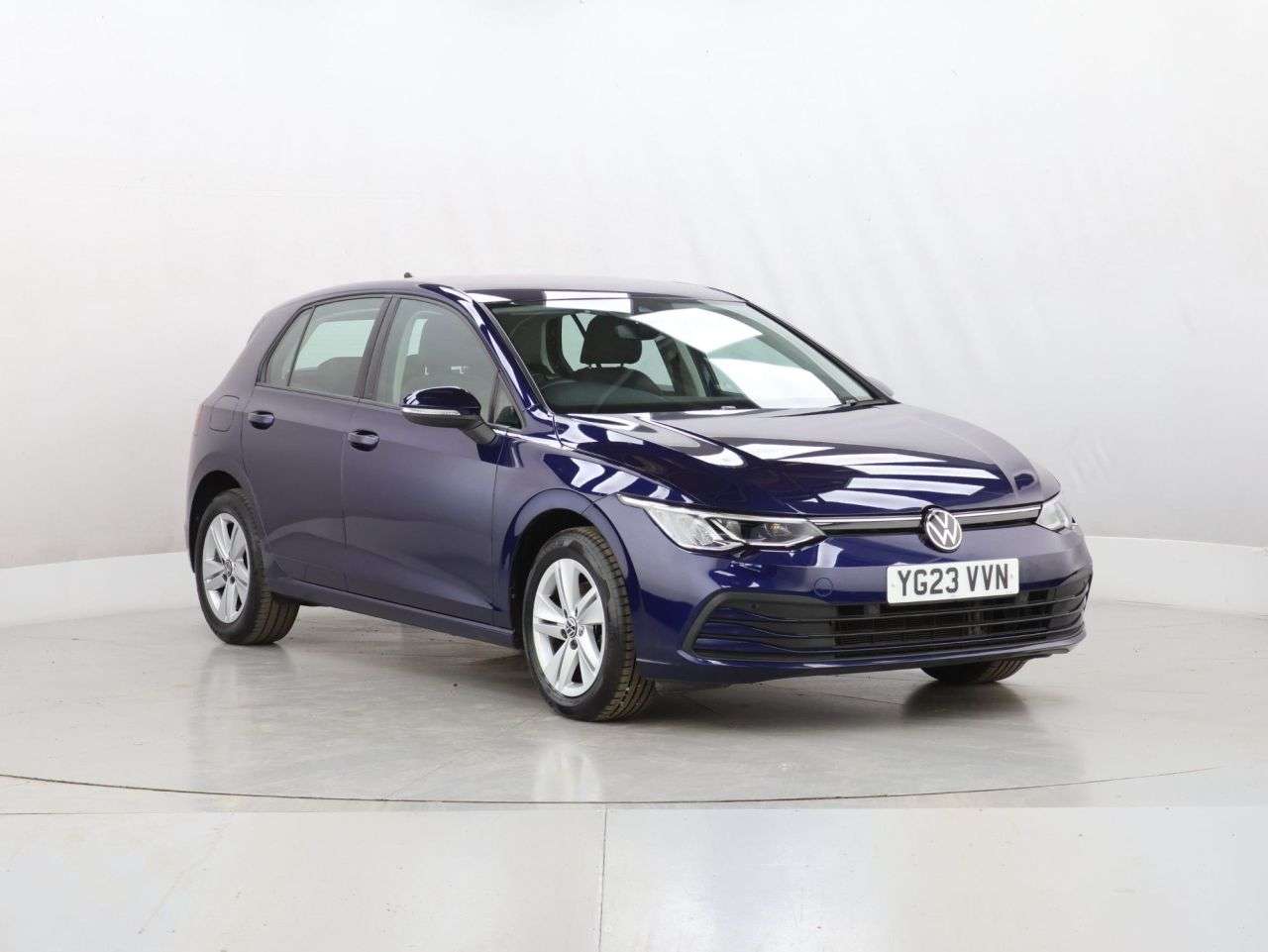 A 2023 VOLKSWAGEN GOLF 1.5 TSI Life Hatchback 5dr Petrol Manual Euro 6 (s/s) (130 ps) A 2023 VOLKSWAGEN GOLF 1.5 TSI Life Hatchback 5dr Petrol Manual Euro 6 (s/s) (130 ps)