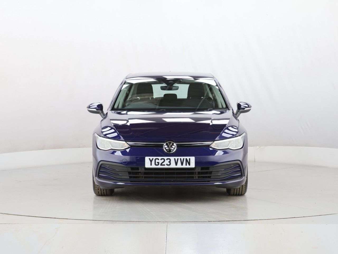 A 2023 VOLKSWAGEN GOLF 1.5 TSI Life Hatchback 5dr Petrol Manual Euro 6 (s/s) (130 ps) A 2023 VOLKSWAGEN GOLF 1.5 TSI Life Hatchback 5dr Petrol Manual Euro 6 (s/s) (130 ps)