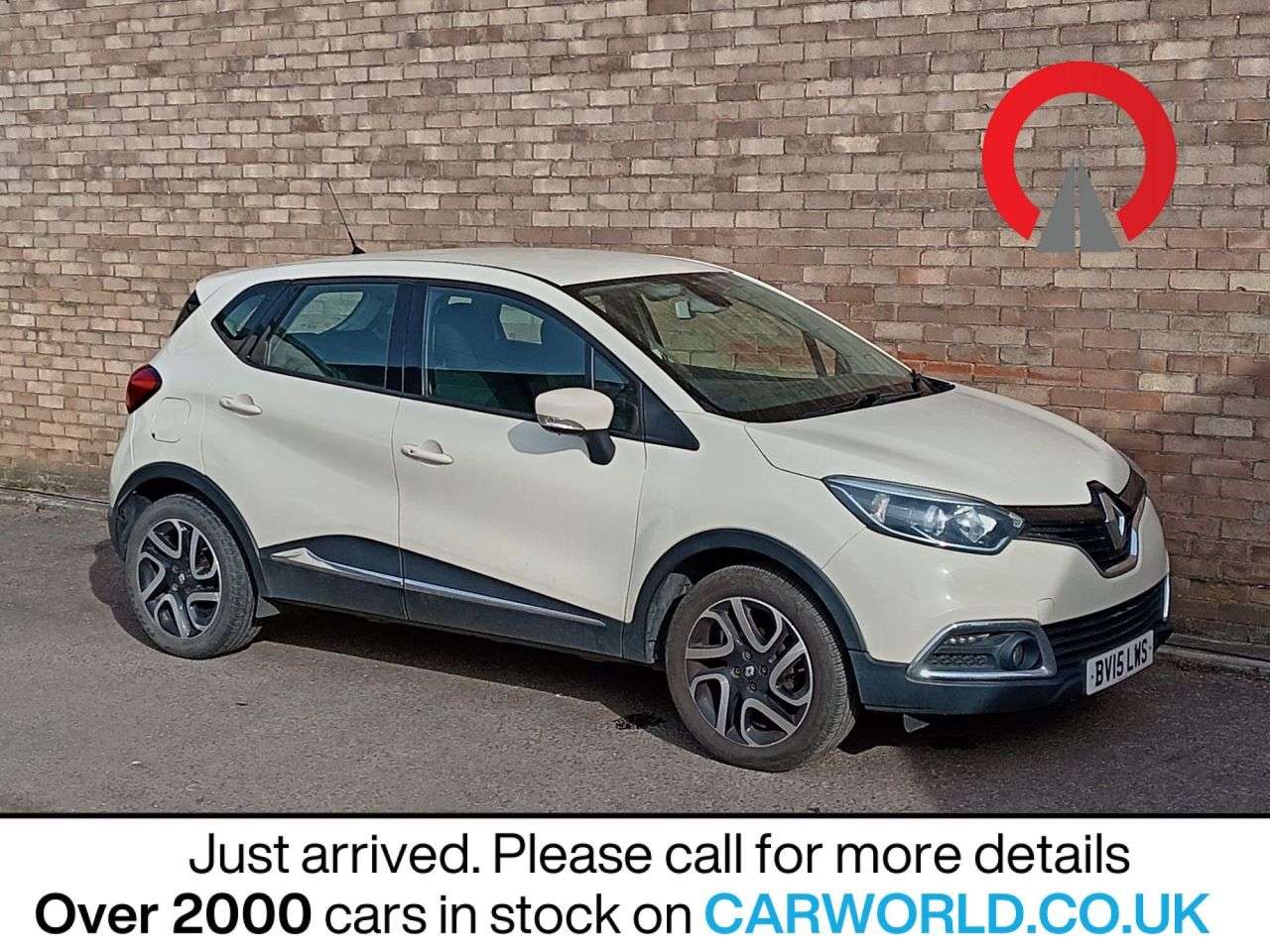 A 2015 RENAULT CAPTUR 0.9 TCe ENERGY Dynamique MediaNav SUV 5dr Petrol Manual Euro 5 (s/s) (90 ps A 2015 RENAULT CAPTUR 0.9 TCe ENERGY Dynamique MediaNav SUV 5dr Petrol Manual Euro 5 (s/s) (90 ps