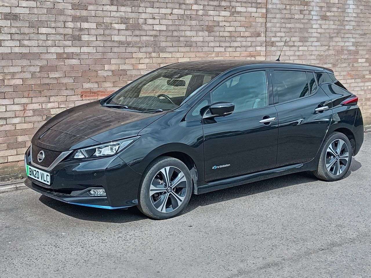 A 2020 NISSAN LEAF 62kWh e+ Tekna Hatchback 5dr Electric Auto (217 ps) A 2020 NISSAN LEAF 62kWh e+ Tekna Hatchback 5dr Electric Auto (217 ps)