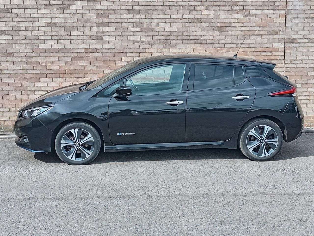 A 2020 NISSAN LEAF 62kWh e+ Tekna Hatchback 5dr Electric Auto (217 ps) A 2020 NISSAN LEAF 62kWh e+ Tekna Hatchback 5dr Electric Auto (217 ps)