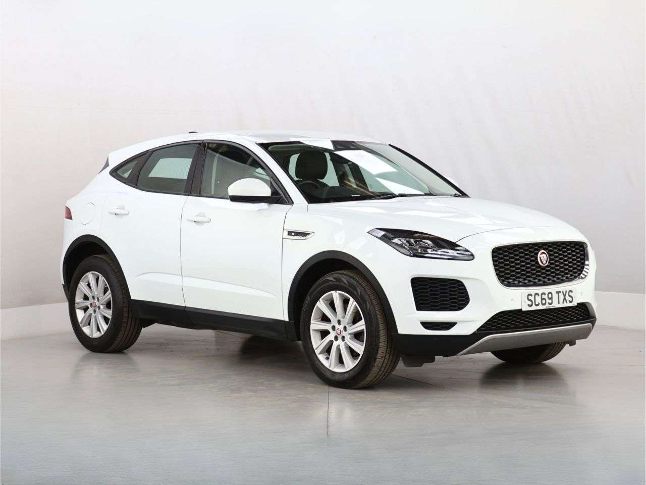 A 2020 JAGUAR E-PACE 2.0 D150 S SUV 5dr Diesel Auto AWD Euro 6 (s/s) (150 ps) A 2020 JAGUAR E-PACE 2.0 D150 S SUV 5dr Diesel Auto AWD Euro 6 (s/s) (150 ps)