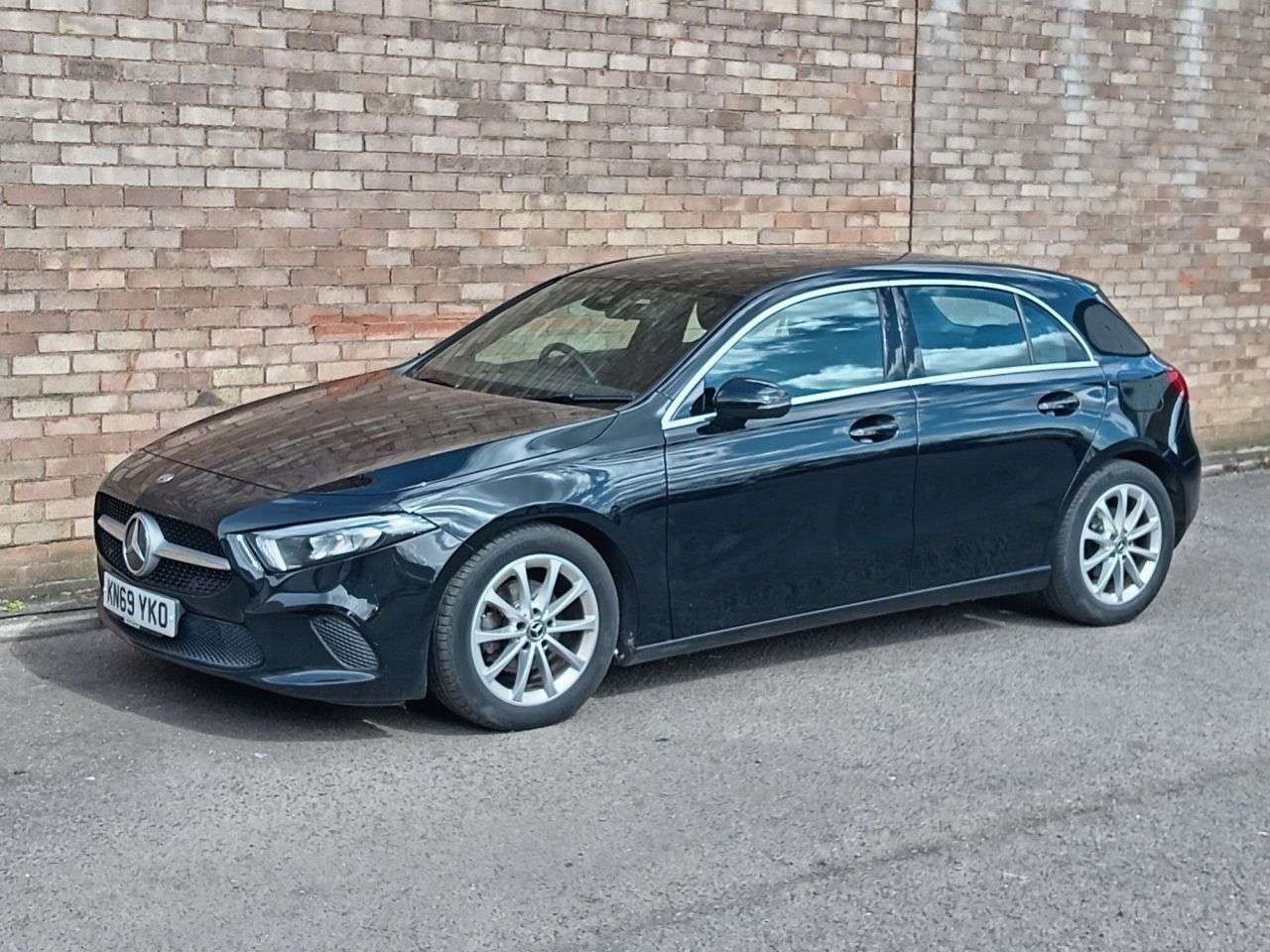 A 2019 MERCEDES-BENZ A CLASS 1.5 A180d Sport Hatchback 5dr Diesel 7G-DCT Euro 6 (s/s) (116 ps) A 2019 MERCEDES-BENZ A CLASS 1.5 A180d Sport Hatchback 5dr Diesel 7G-DCT Euro 6 (s/s) (116 ps)