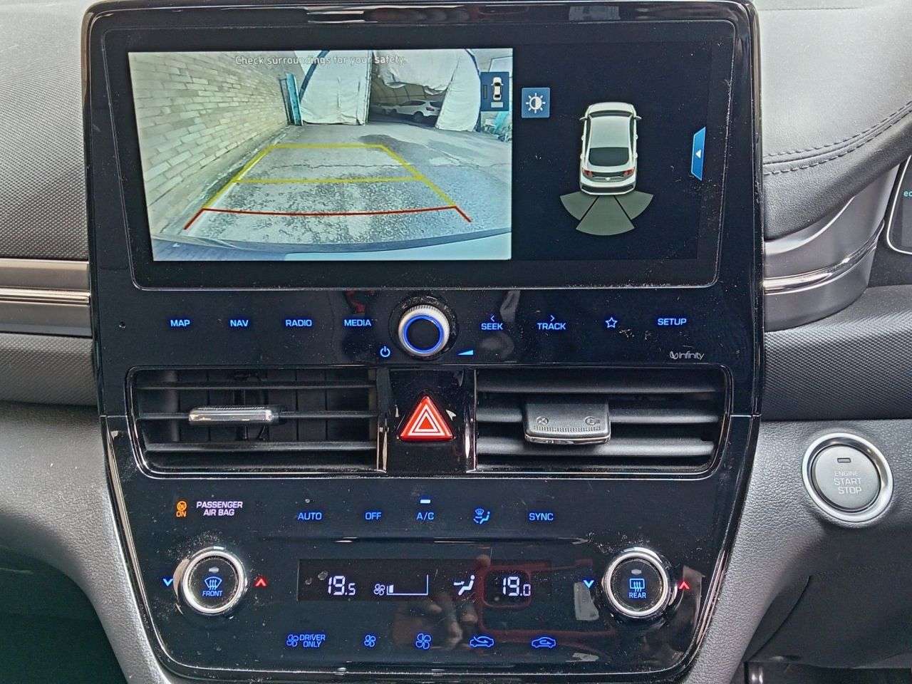 A 2020 HYUNDAI IONIQ 1.6 h-GDi Premium Hatchback 5dr Petrol Hybrid DCT Euro 6 (s/s) (141 ps) A 2020 HYUNDAI IONIQ 1.6 h-GDi Premium Hatchback 5dr Petrol Hybrid DCT Euro 6 (s/s) (141 ps)