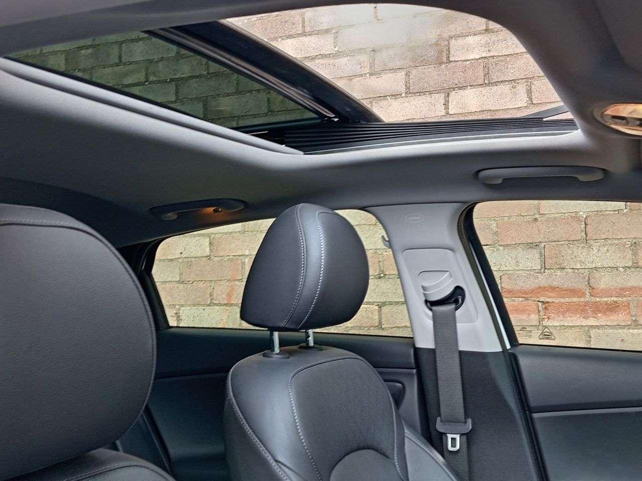 A 2018 HYUNDAI I30 1.4 T-GDi Premium SE Fastback 5dr Petrol DCT Euro 6 (s/s) (140 ps) A 2018 HYUNDAI I30 1.4 T-GDi Premium SE Fastback 5dr Petrol DCT Euro 6 (s/s) (140 ps)