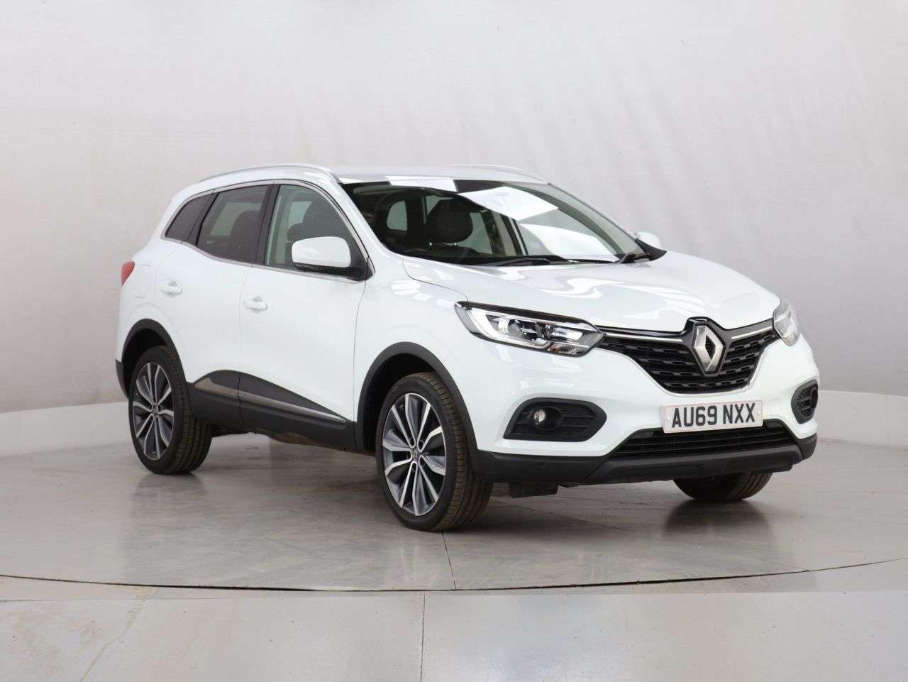 A 2019 RENAULT KADJAR 1.3 TCe Iconic SUV 5dr Petrol Manual Euro 6 (s/s) (140 ps) A 2019 RENAULT KADJAR 1.3 TCe Iconic SUV 5dr Petrol Manual Euro 6 (s/s) (140 ps)