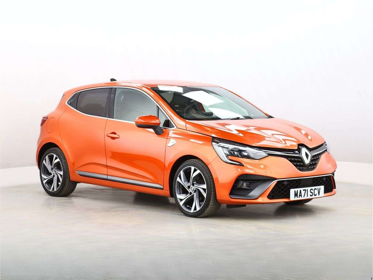 A 2021 RENAULT CLIO 1.0 TCe RS Line Hatchback 5dr Petrol Manual Euro 6 (s/s) (90 ps) A 2021 RENAULT CLIO 1.0 TCe RS Line Hatchback 5dr Petrol Manual Euro 6 (s/s) (90 ps)