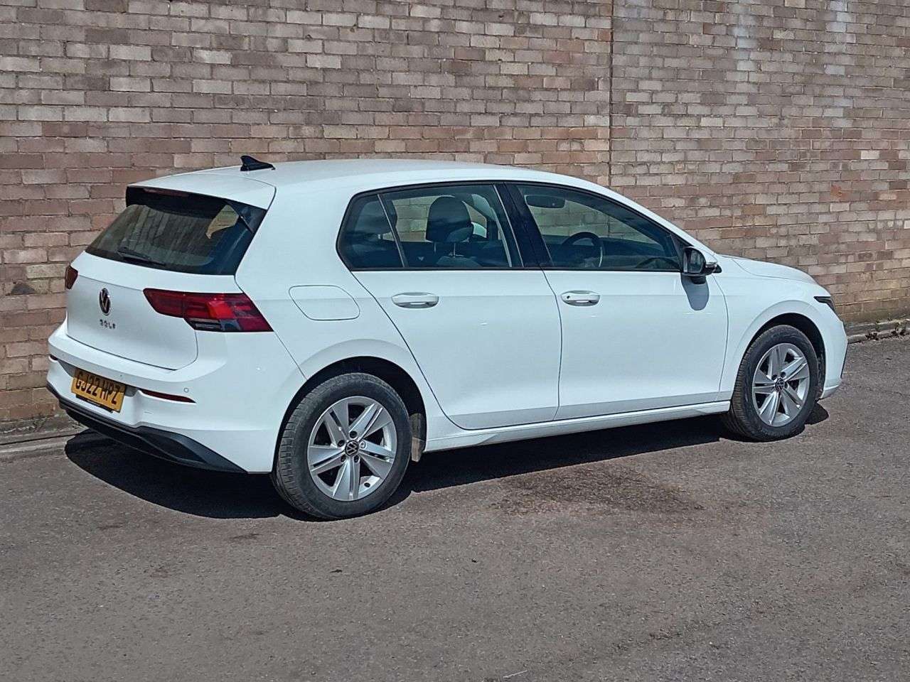 A 2022 VOLKSWAGEN GOLF 1.0 TSI Life Hatchback 5dr Petrol Manual Euro 6 (s/s) (110 ps) A 2022 VOLKSWAGEN GOLF 1.0 TSI Life Hatchback 5dr Petrol Manual Euro 6 (s/s) (110 ps)