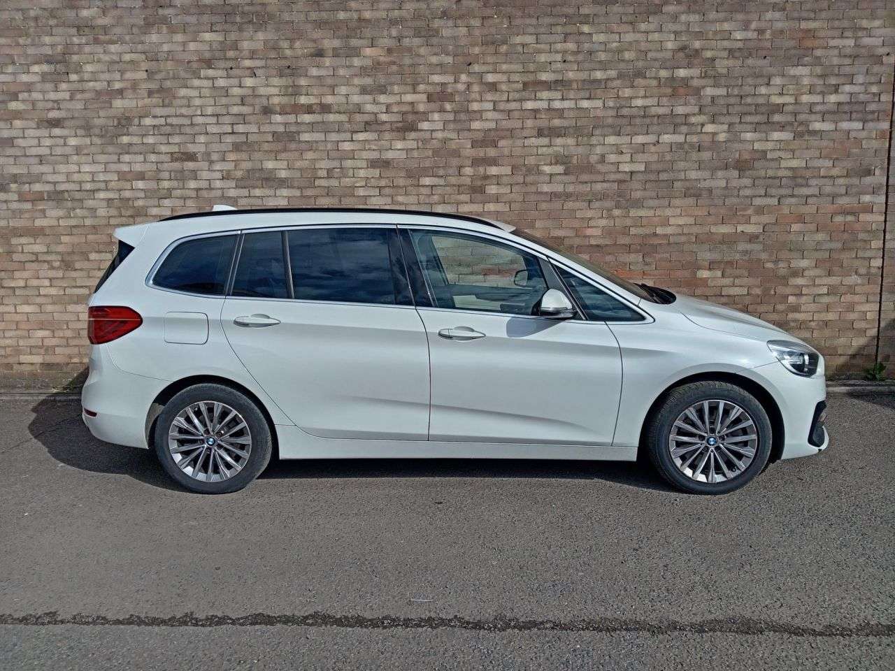 A 2020 BMW 2 SERIES GRAN TOURER 2.0 220d Luxury MPV 5dr Diesel Auto xDrive Euro 6 (s/s) (190 ps) A 2020 BMW 2 SERIES GRAN TOURER 2.0 220d Luxury MPV 5dr Diesel Auto xDrive Euro 6 (s/s) (190 ps)
