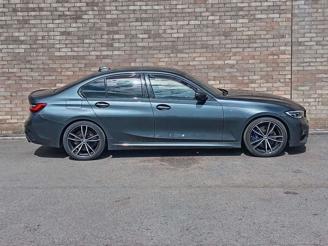 A 2019 BMW 3 SERIES 2.0 330i M Sport Saloon 4dr Petrol Auto Euro 6 (s/s) (258 ps) A 2019 BMW 3 SERIES 2.0 330i M Sport Saloon 4dr Petrol Auto Euro 6 (s/s) (258 ps)