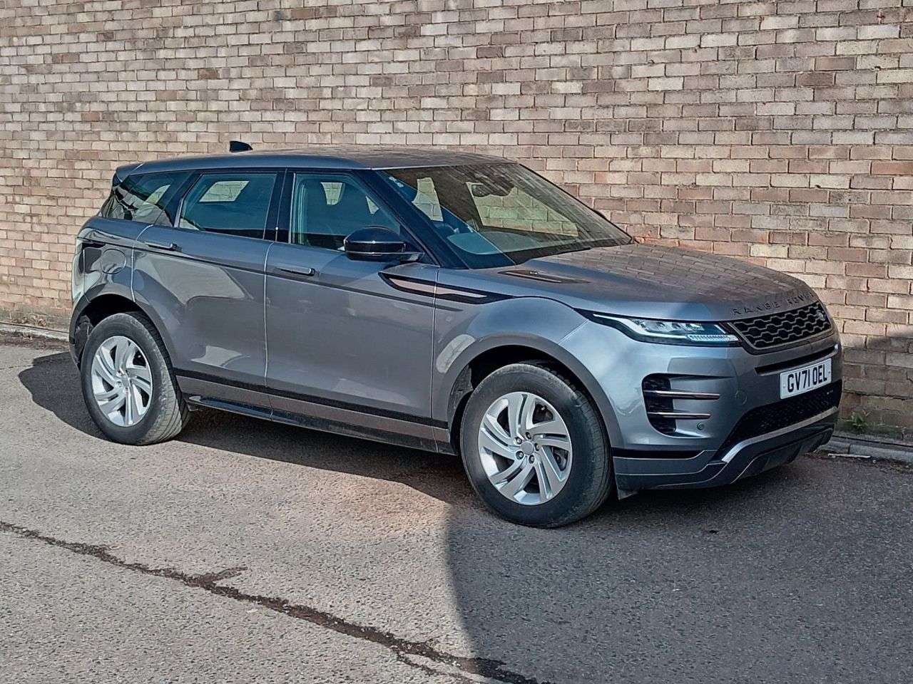 A 2022 LAND ROVER RANGE ROVER EVOQUE 1.5 P300e 12.2kWh R-Dynamic S SUV 5dr Petrol Plug-in Hybrid Auto 4WD Euro 6 A 2022 LAND ROVER RANGE ROVER EVOQUE 1.5 P300e 12.2kWh R-Dynamic S SUV 5dr Petrol Plug-in Hybrid Auto 4WD Euro 6
