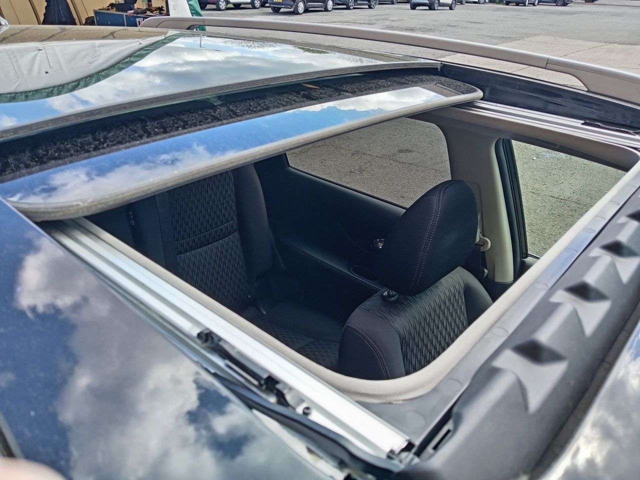 A 2018 NISSAN X-TRAIL 2.0 dCi N-Connecta SUV 5dr Diesel Manual 4WD Euro 6 (s/s) (177 ps) A 2018 NISSAN X-TRAIL 2.0 dCi N-Connecta SUV 5dr Diesel Manual 4WD Euro 6 (s/s) (177 ps)