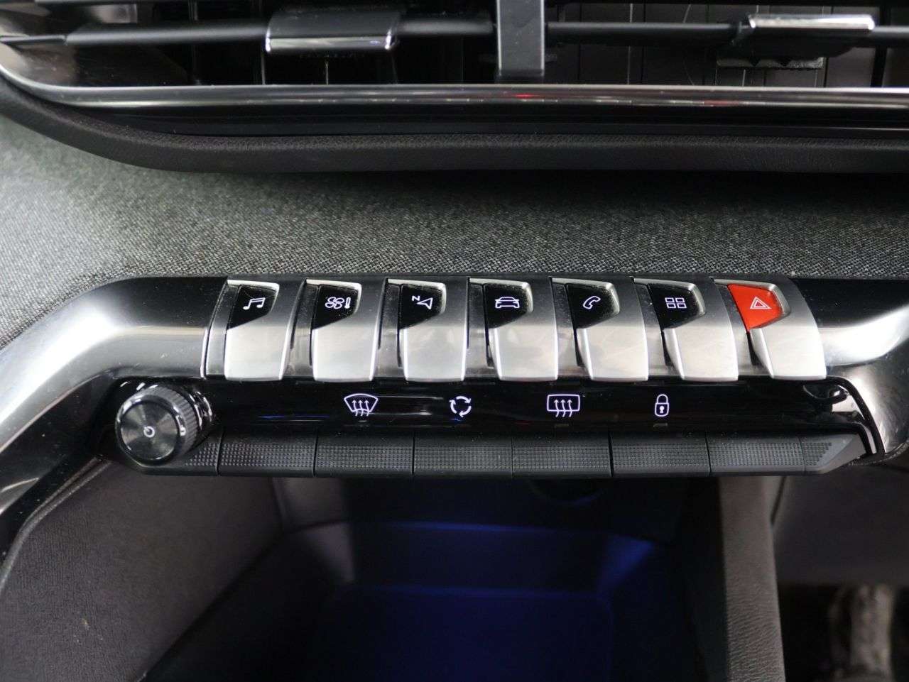 2020 PEUGEOT 3008 2020 PEUGEOT 3008