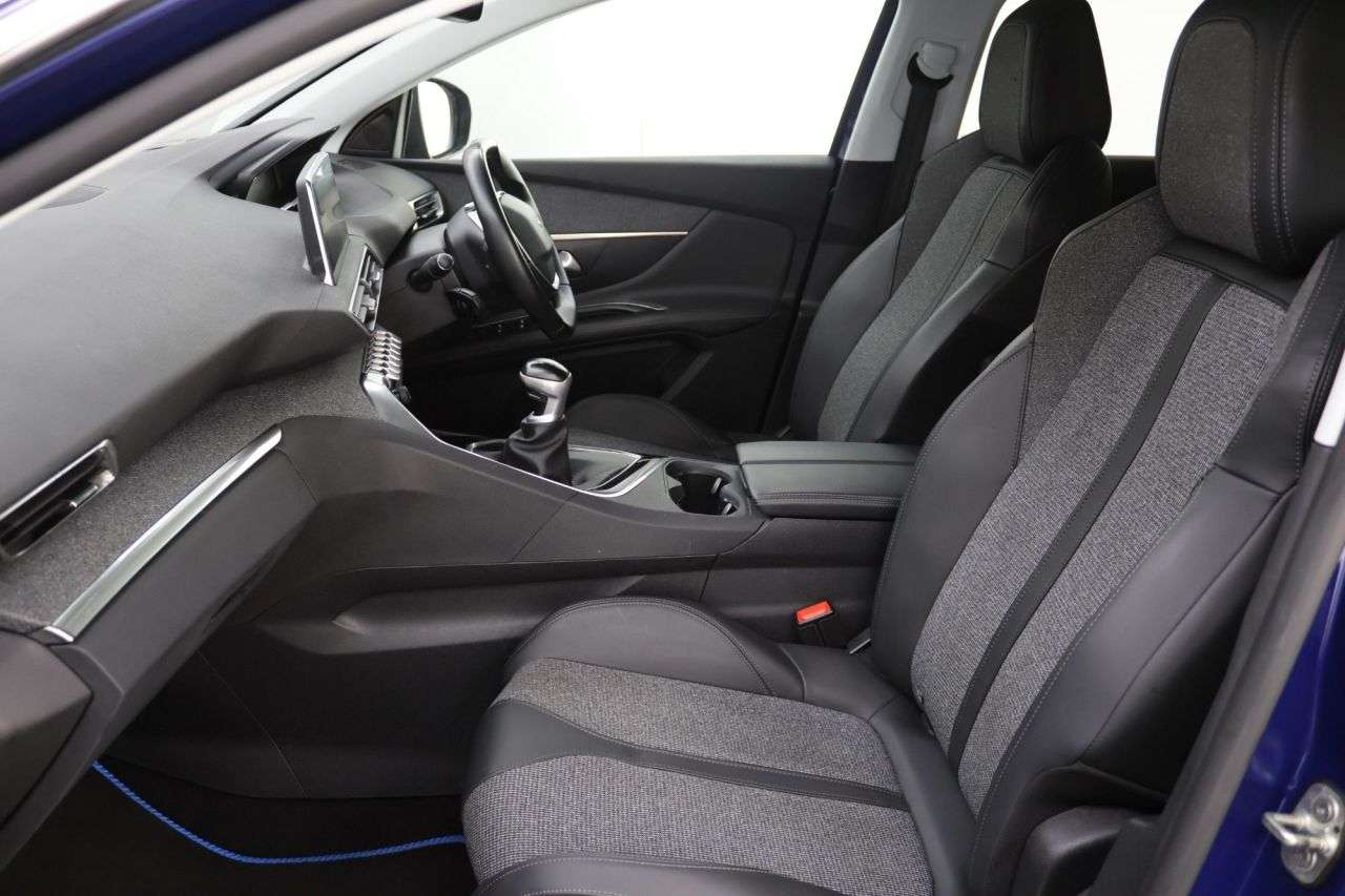 2020 PEUGEOT 3008 2020 PEUGEOT 3008