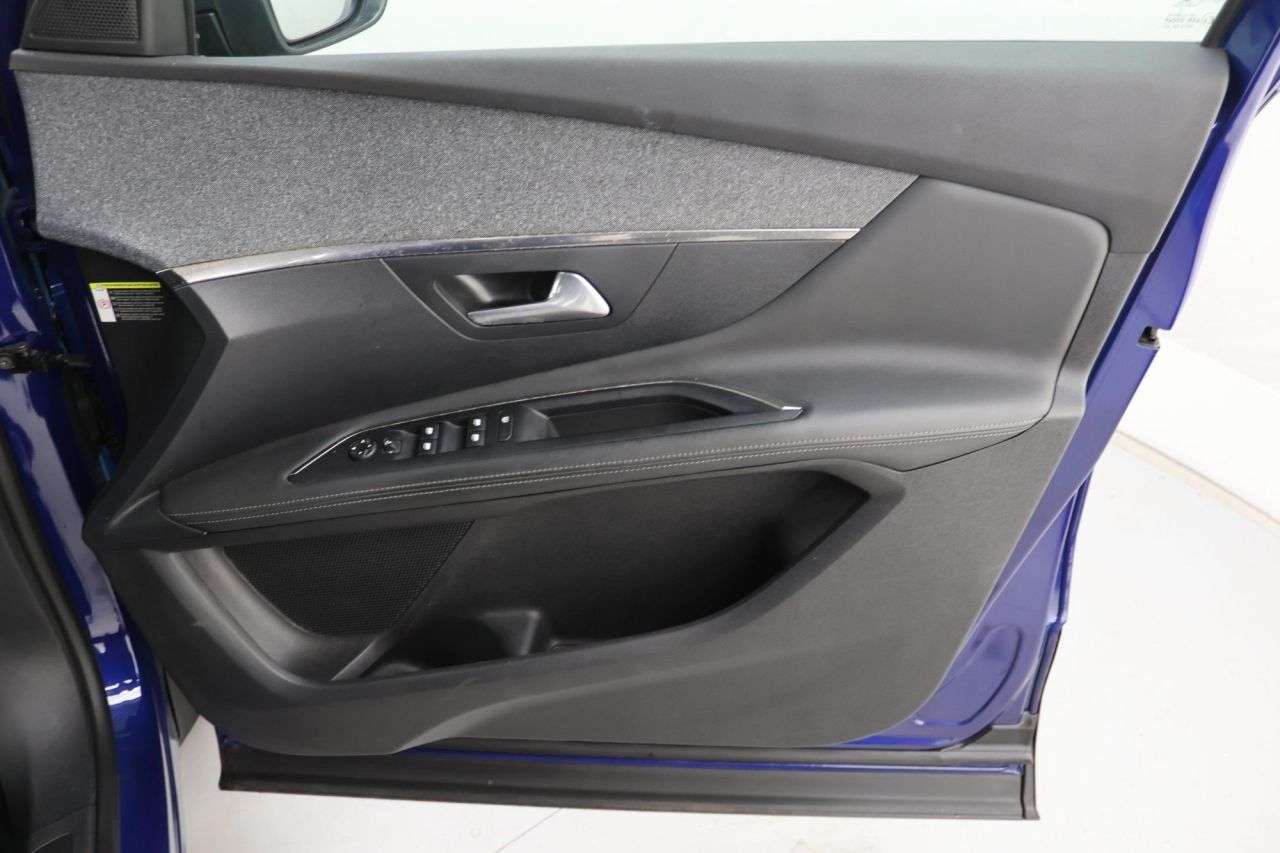 2020 PEUGEOT 3008 2020 PEUGEOT 3008