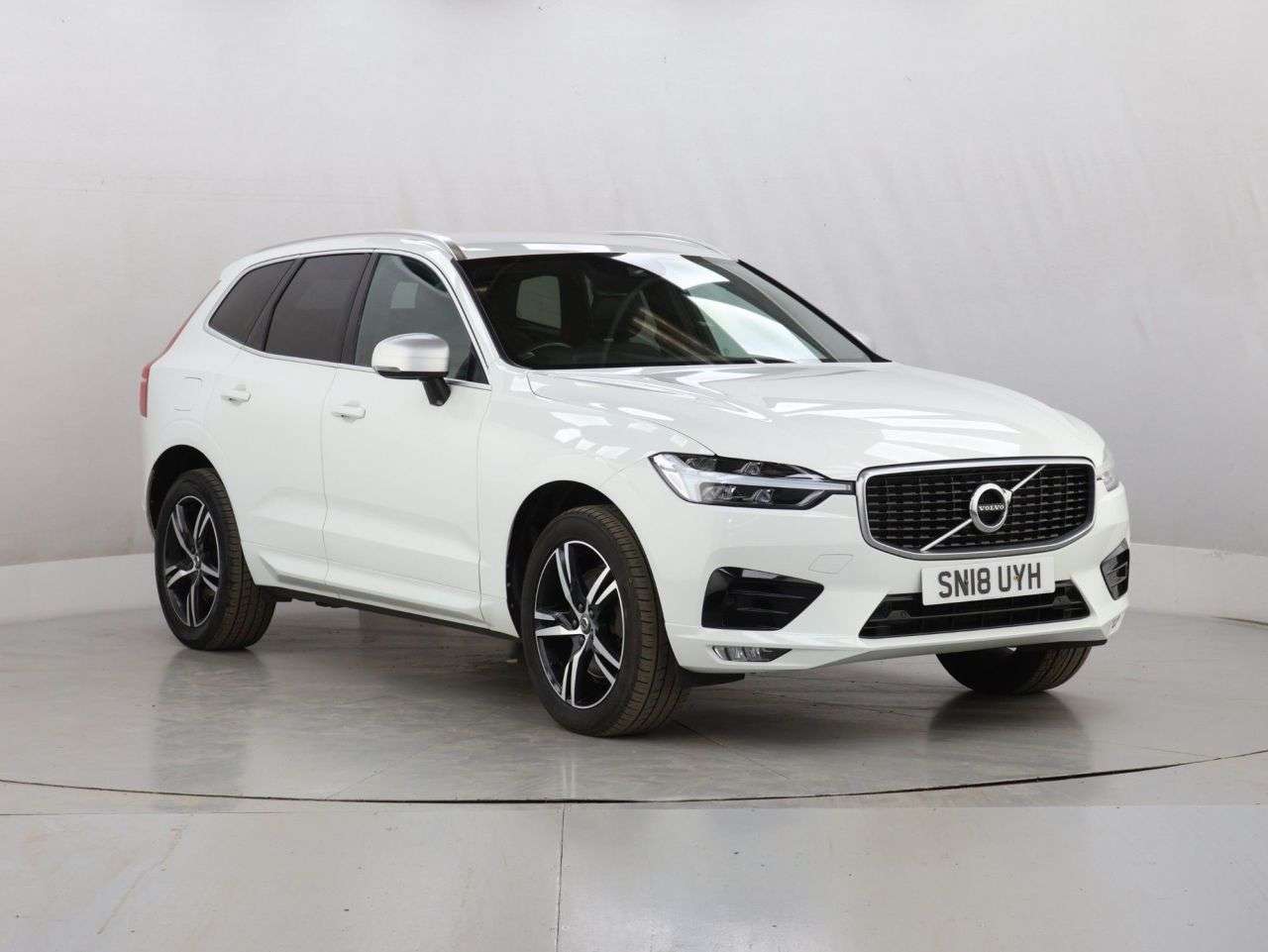A 2018 VOLVO XC60 2.0 D4 R-Design SUV 5dr Diesel Manual AWD Euro 6 (s/s) (190 ps) A 2018 VOLVO XC60 2.0 D4 R-Design SUV 5dr Diesel Manual AWD Euro 6 (s/s) (190 ps)