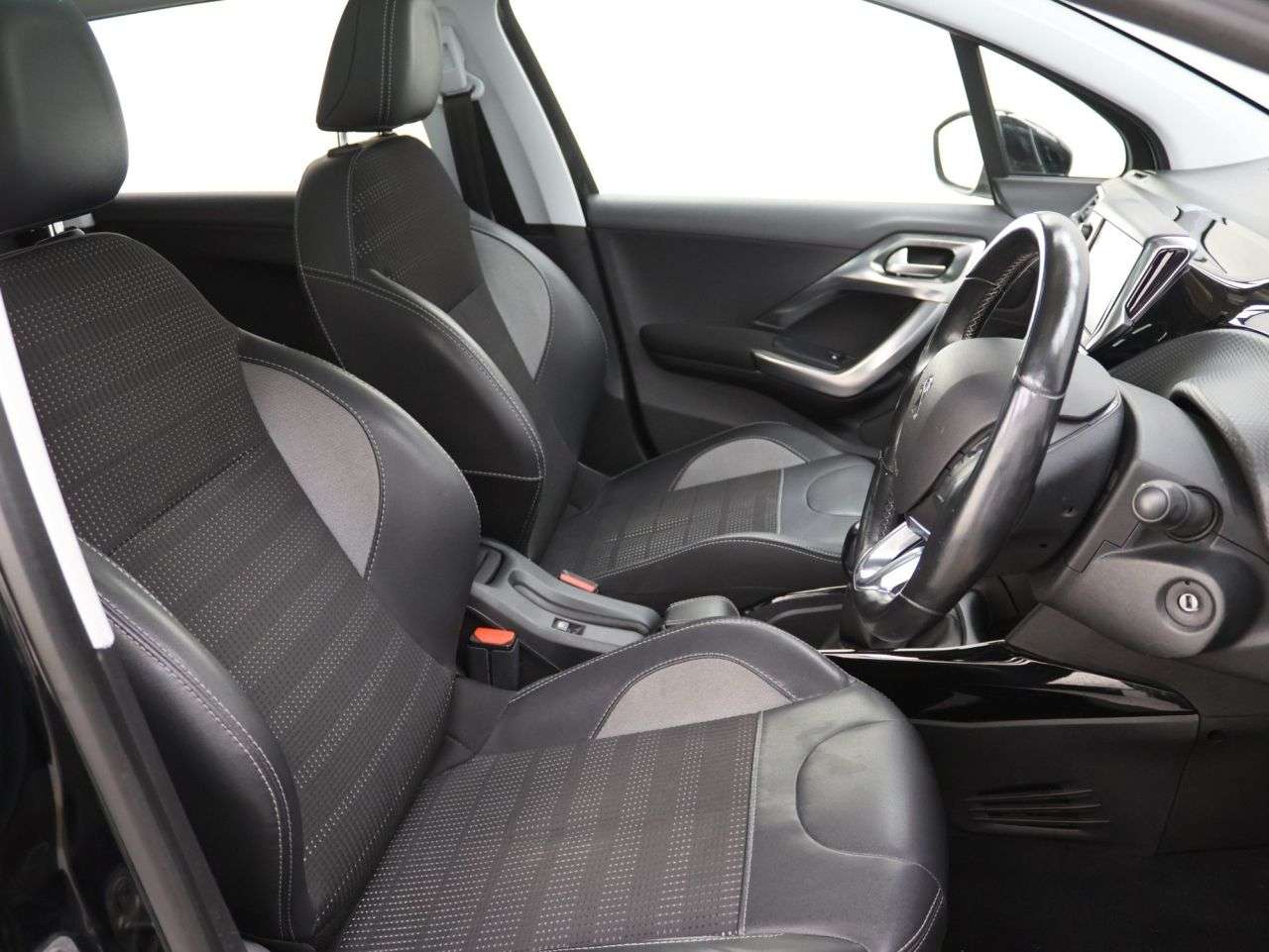 2019 PEUGEOT 2008 2019 PEUGEOT 2008