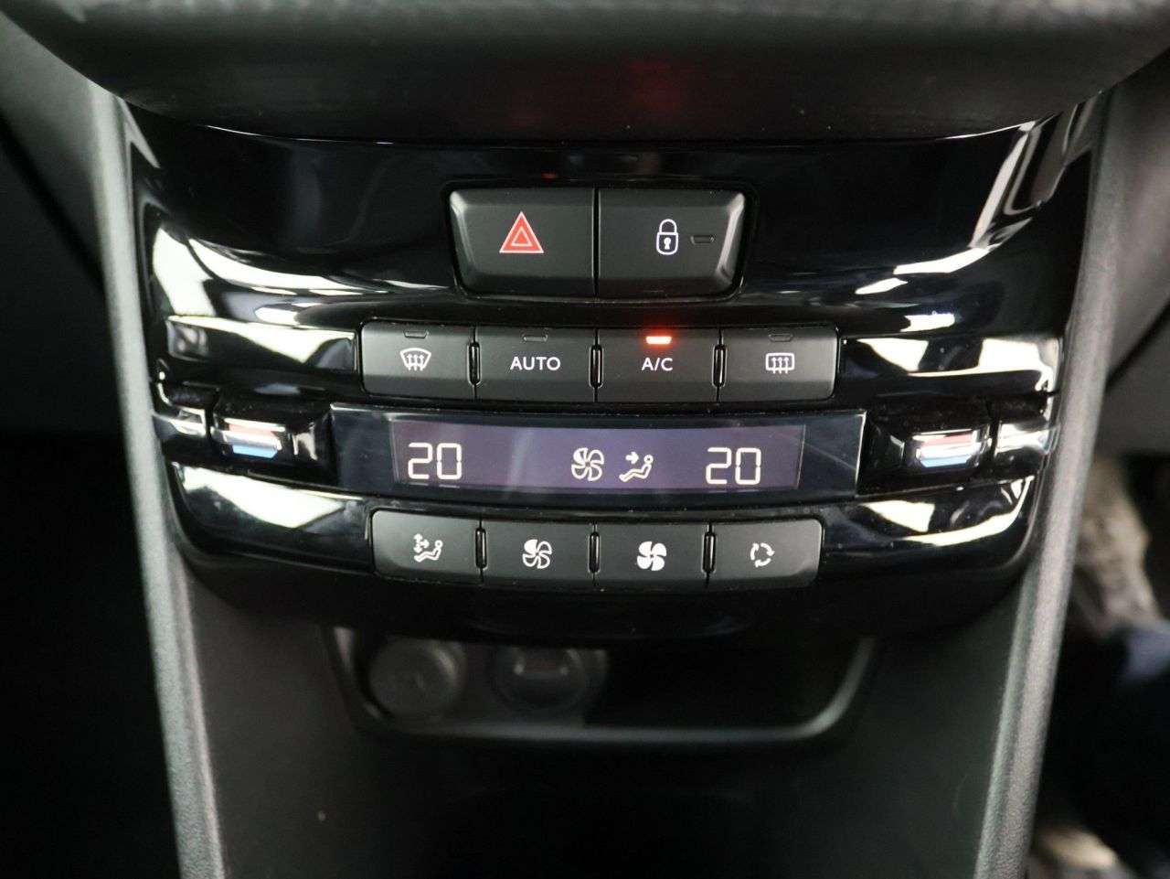 2019 PEUGEOT 2008 2019 PEUGEOT 2008