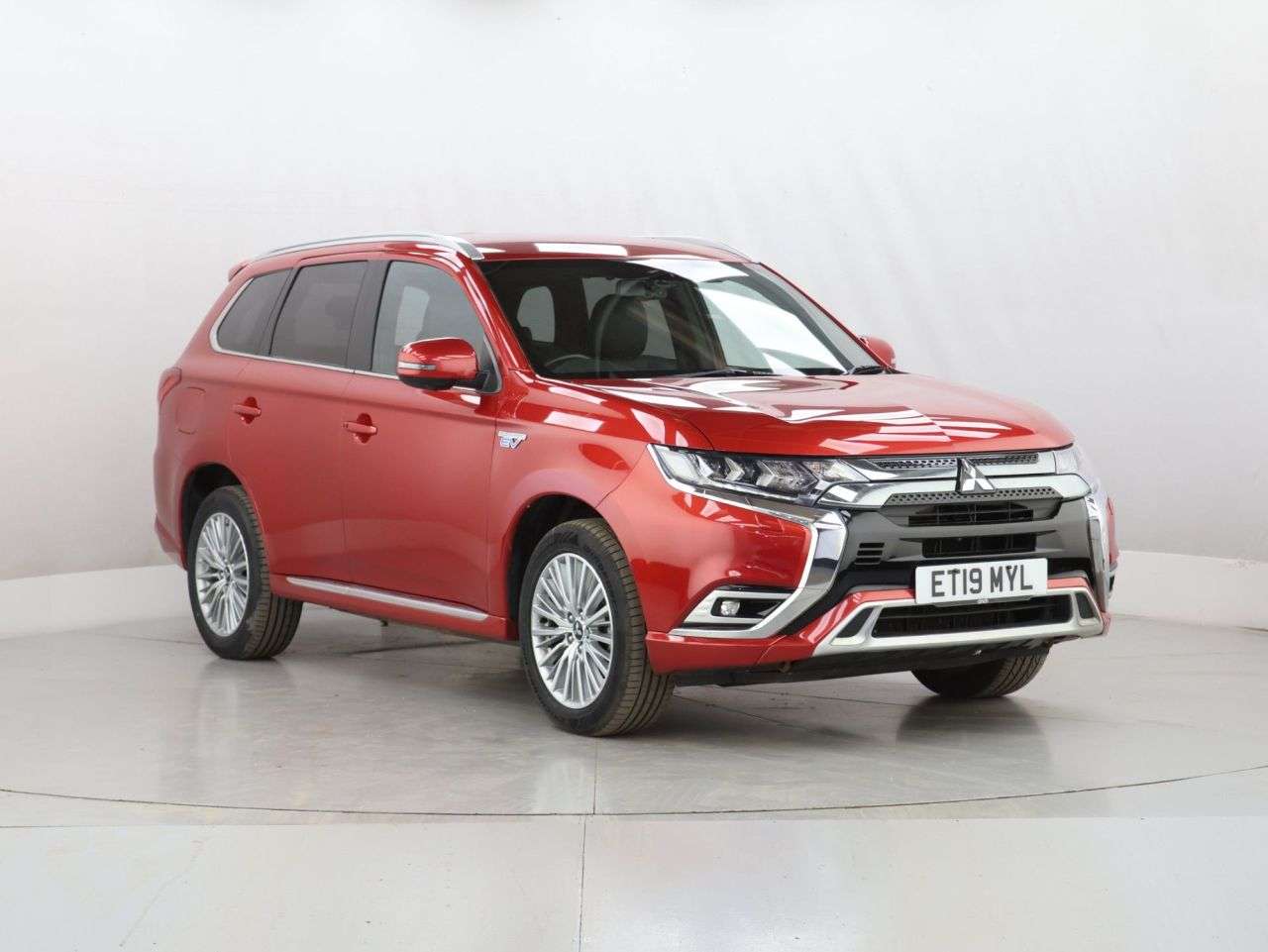A 2019 MITSUBISHI OUTLANDER 2.4h TwinMotor 13.8kWh 4h SUV 5dr Petrol Plug-in Hybrid CVT 4WD Euro 6 (s/s A 2019 MITSUBISHI OUTLANDER 2.4h TwinMotor 13.8kWh 4h SUV 5dr Petrol Plug-in Hybrid CVT 4WD Euro 6 (s/s