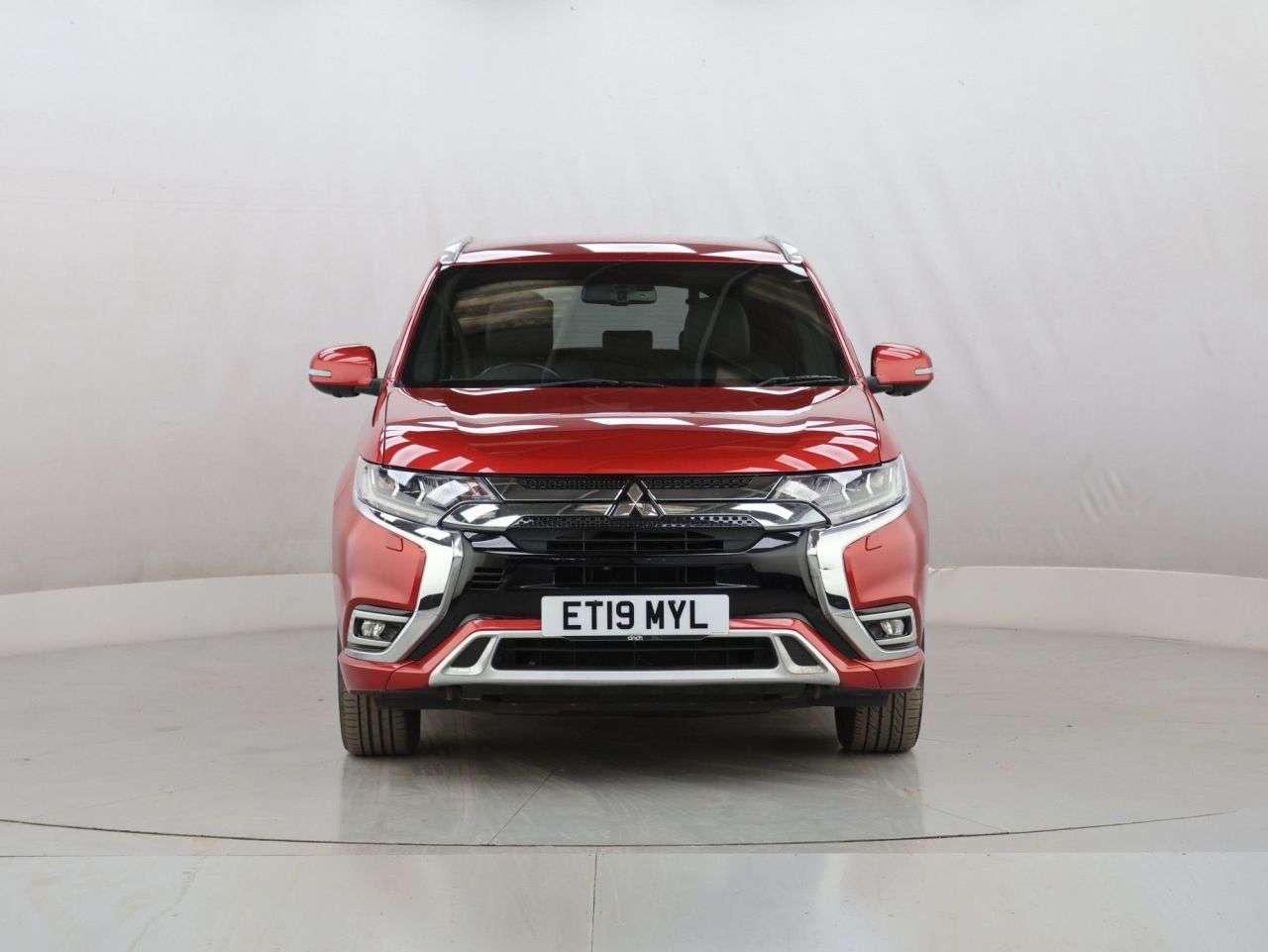 A 2019 MITSUBISHI OUTLANDER 2.4h TwinMotor 13.8kWh 4h SUV 5dr Petrol Plug-in Hybrid CVT 4WD Euro 6 (s/s A 2019 MITSUBISHI OUTLANDER 2.4h TwinMotor 13.8kWh 4h SUV 5dr Petrol Plug-in Hybrid CVT 4WD Euro 6 (s/s
