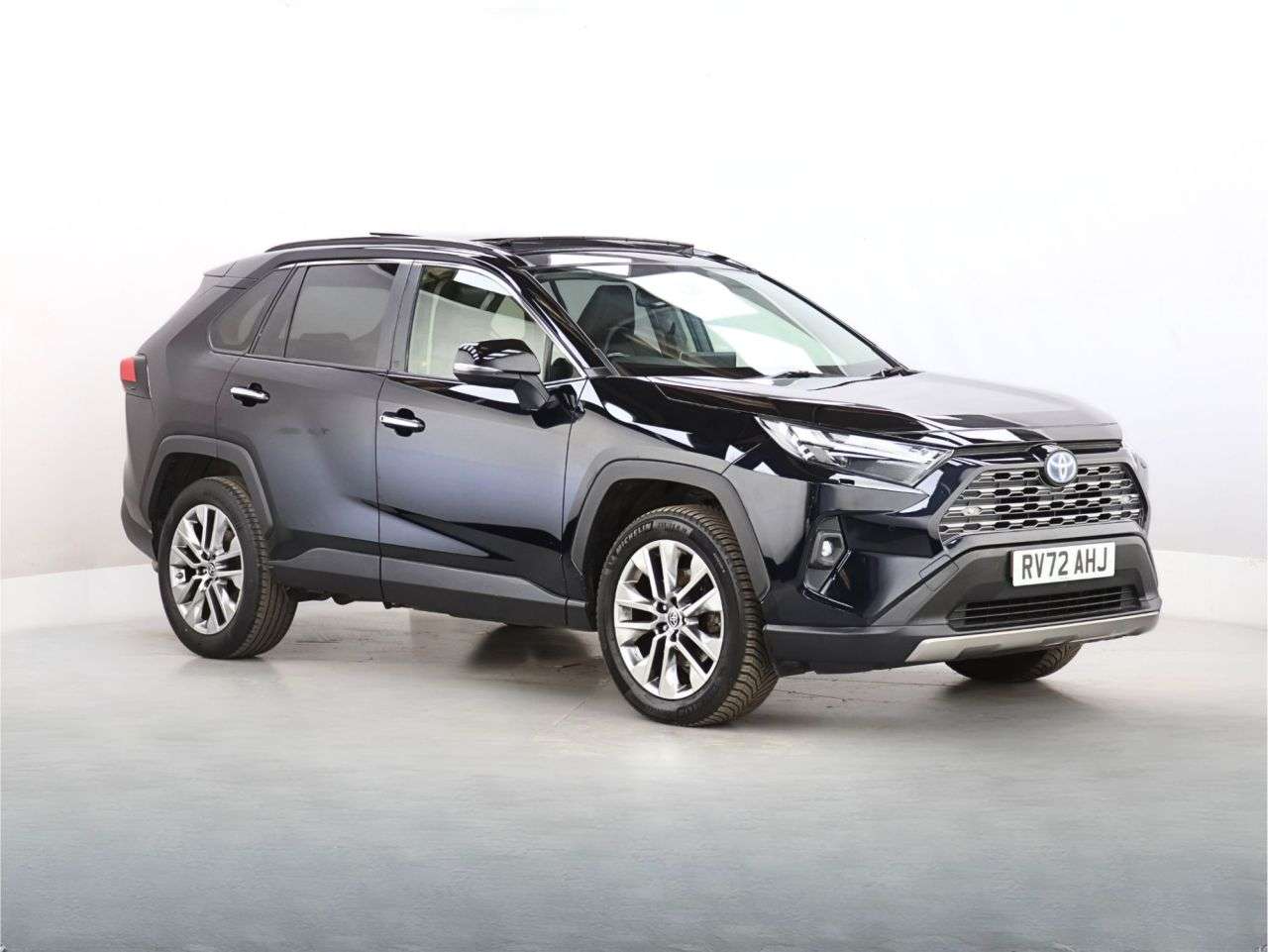 A 2022 TOYOTA RAV4 2.5 VVT-h GPF Excel SUV 5dr Petrol Hybrid CVT 4WD Euro 6 (s/s) (222 ps) A 2022 TOYOTA RAV4 2.5 VVT-h GPF Excel SUV 5dr Petrol Hybrid CVT 4WD Euro 6 (s/s) (222 ps)