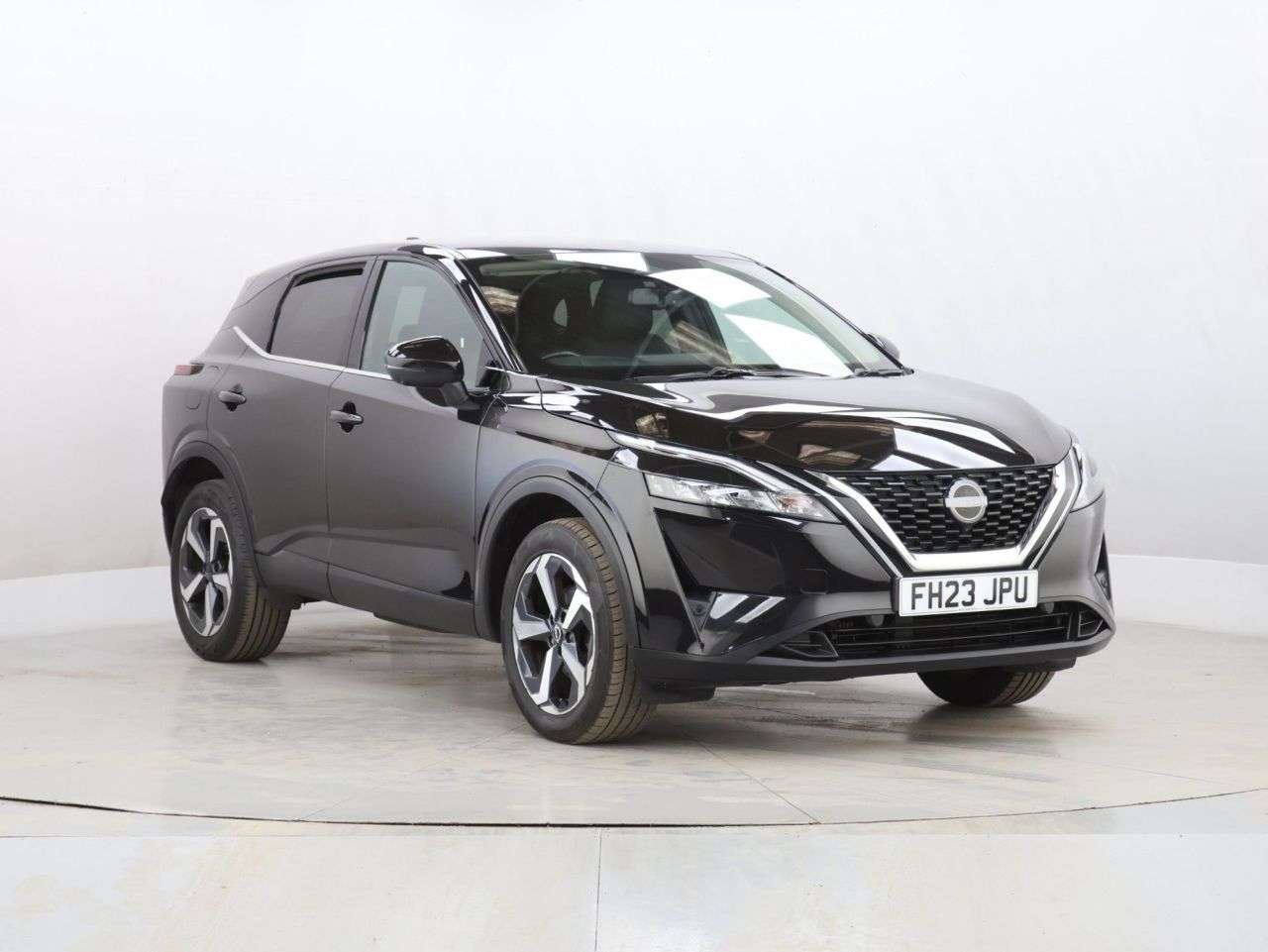 A 2023 NISSAN QASHQAI 1.3 DIG-T MHEV N-Connecta SUV 5dr Petrol Hybrid Manual Euro 6 (s/s) (140 ps A 2023 NISSAN QASHQAI 1.3 DIG-T MHEV N-Connecta SUV 5dr Petrol Hybrid Manual Euro 6 (s/s) (140 ps