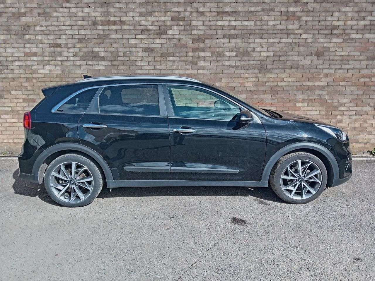 A 2021 KIA NIRO 1.6 GDi 3 SUV 5dr Petrol Hybrid DCT Euro 6 (s/s) (139 bhp) A 2021 KIA NIRO 1.6 GDi 3 SUV 5dr Petrol Hybrid DCT Euro 6 (s/s) (139 bhp)
