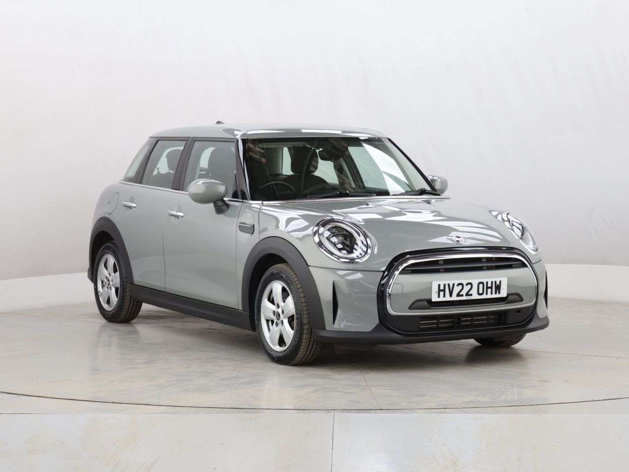 A 2022 MINI HATCH 1.5 Cooper Classic Hatchback 5dr Petrol Manual Euro 6 (s/s) (136 ps) A 2022 MINI HATCH 1.5 Cooper Classic Hatchback 5dr Petrol Manual Euro 6 (s/s) (136 ps)