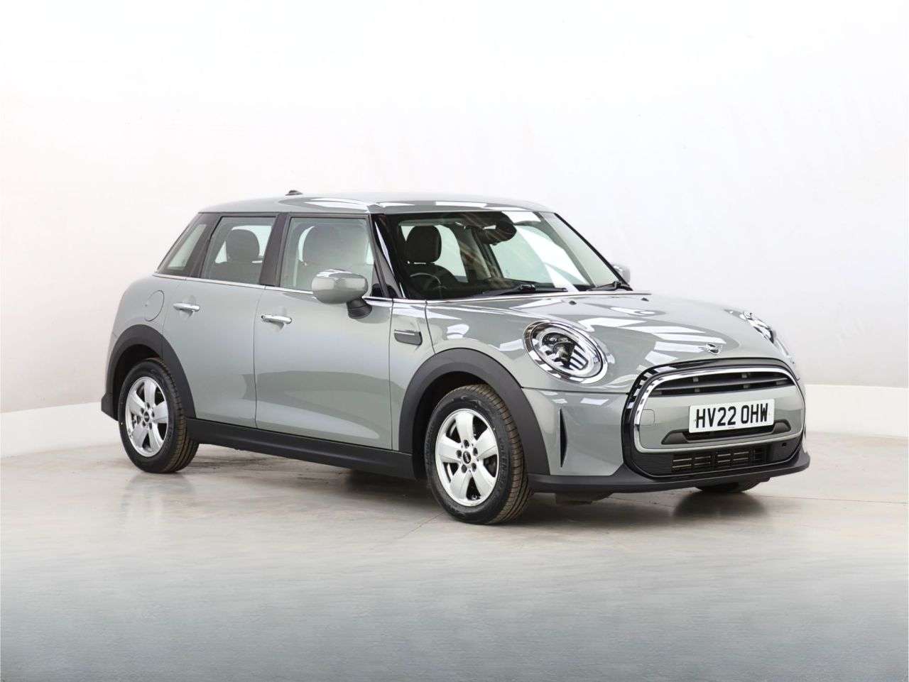 A 2022 MINI HATCH 1.5 Cooper Classic Hatchback 5dr Petrol Manual Euro 6 (s/s) (136 ps) A 2022 MINI HATCH 1.5 Cooper Classic Hatchback 5dr Petrol Manual Euro 6 (s/s) (136 ps)