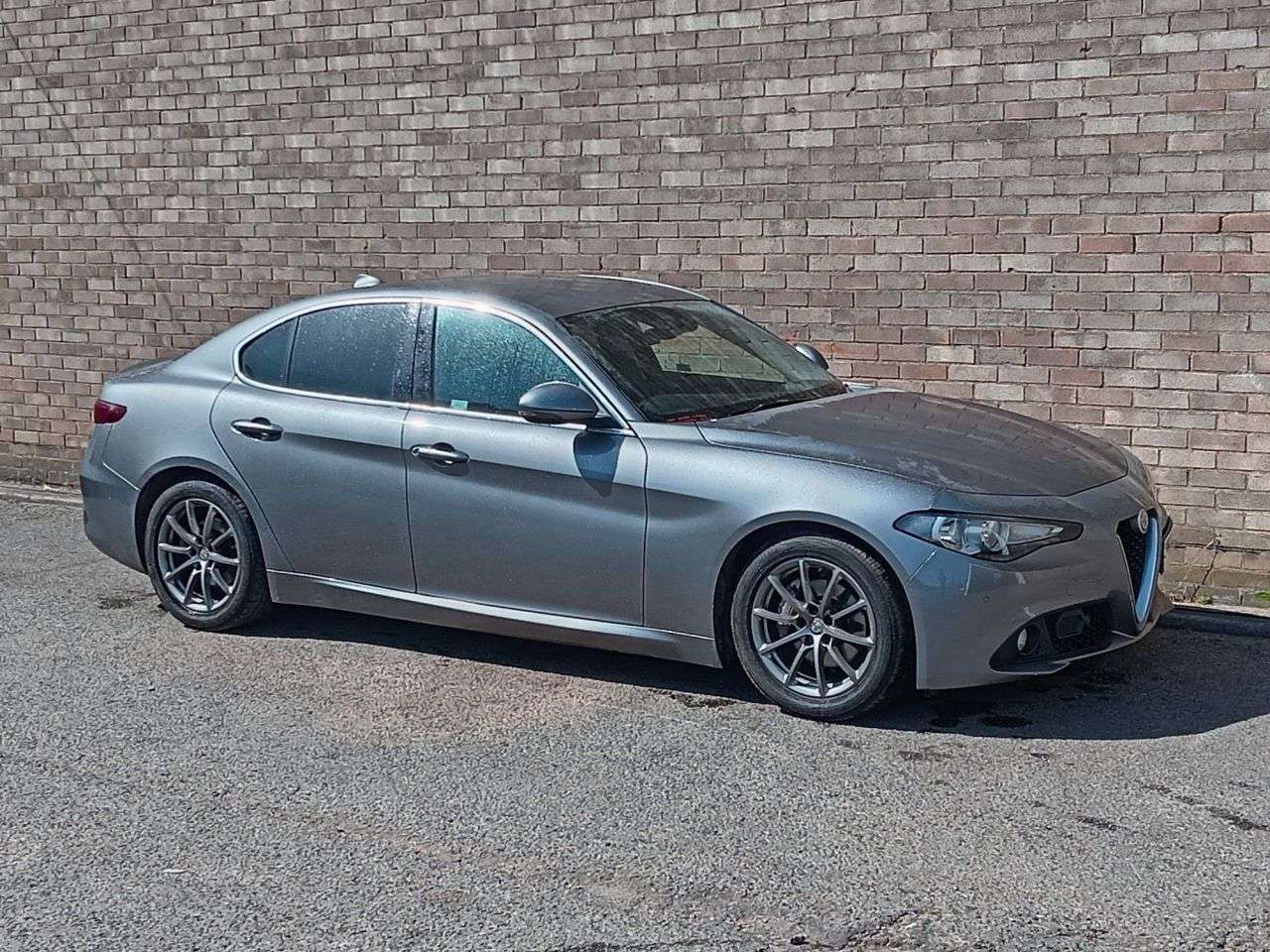 A 2018 ALFA ROMEO GIULIA 2.2 TD Tecnica Saloon 4dr Diesel Auto Euro 6 (s/s) (150 ps) A 2018 ALFA ROMEO GIULIA 2.2 TD Tecnica Saloon 4dr Diesel Auto Euro 6 (s/s) (150 ps)