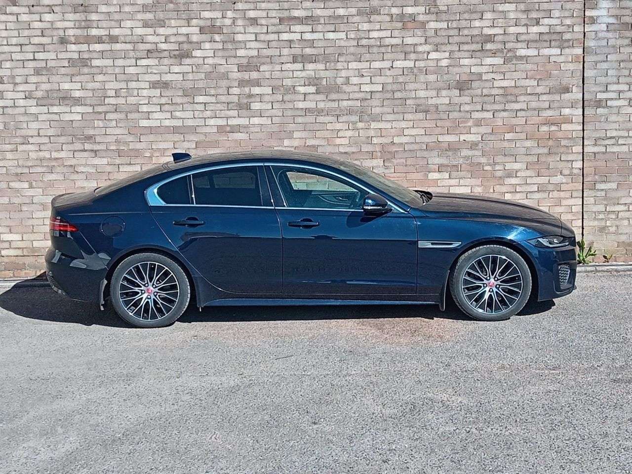 A 2020 JAGUAR XE 2.0 D180 R-Dynamic S Saloon 4dr Diesel Auto Euro 6 (s/s) (180 ps) A 2020 JAGUAR XE 2.0 D180 R-Dynamic S Saloon 4dr Diesel Auto Euro 6 (s/s) (180 ps)