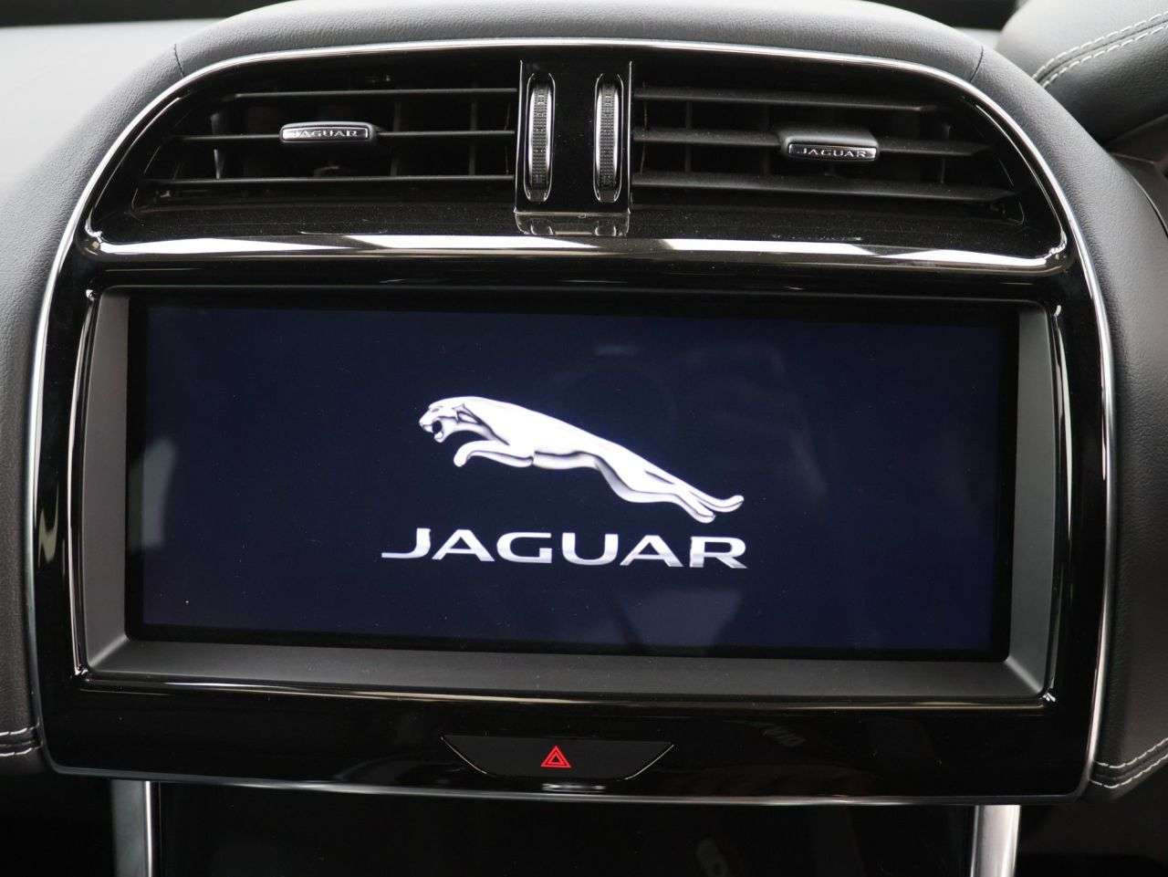 2020 JAGUAR XE 2020 JAGUAR XE