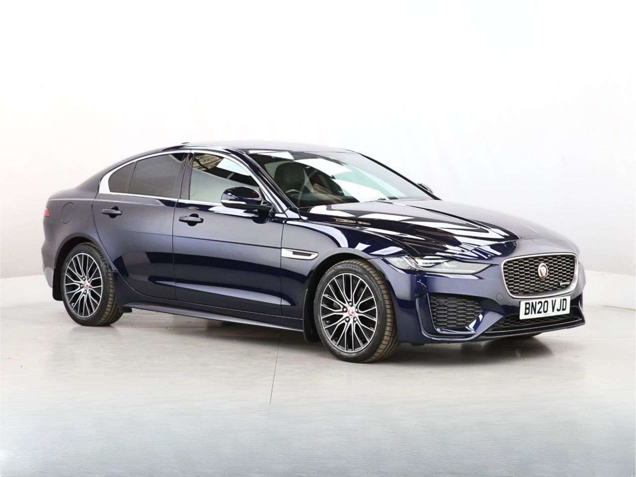 A 2020 JAGUAR XE 2.0 D180 R-Dynamic S Saloon 4dr Diesel Auto Euro 6 (s/s) (180 ps) A 2020 JAGUAR XE 2.0 D180 R-Dynamic S Saloon 4dr Diesel Auto Euro 6 (s/s) (180 ps)