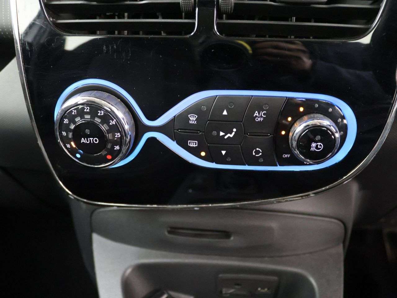 2017 RENAULT ZOE 2017 RENAULT ZOE